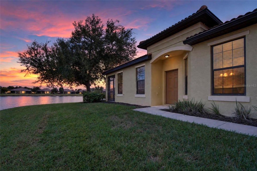 Photo of 5504 Sunset Falls Drive, Apollo Beach, FL 33572 (MLS # TB8561281)