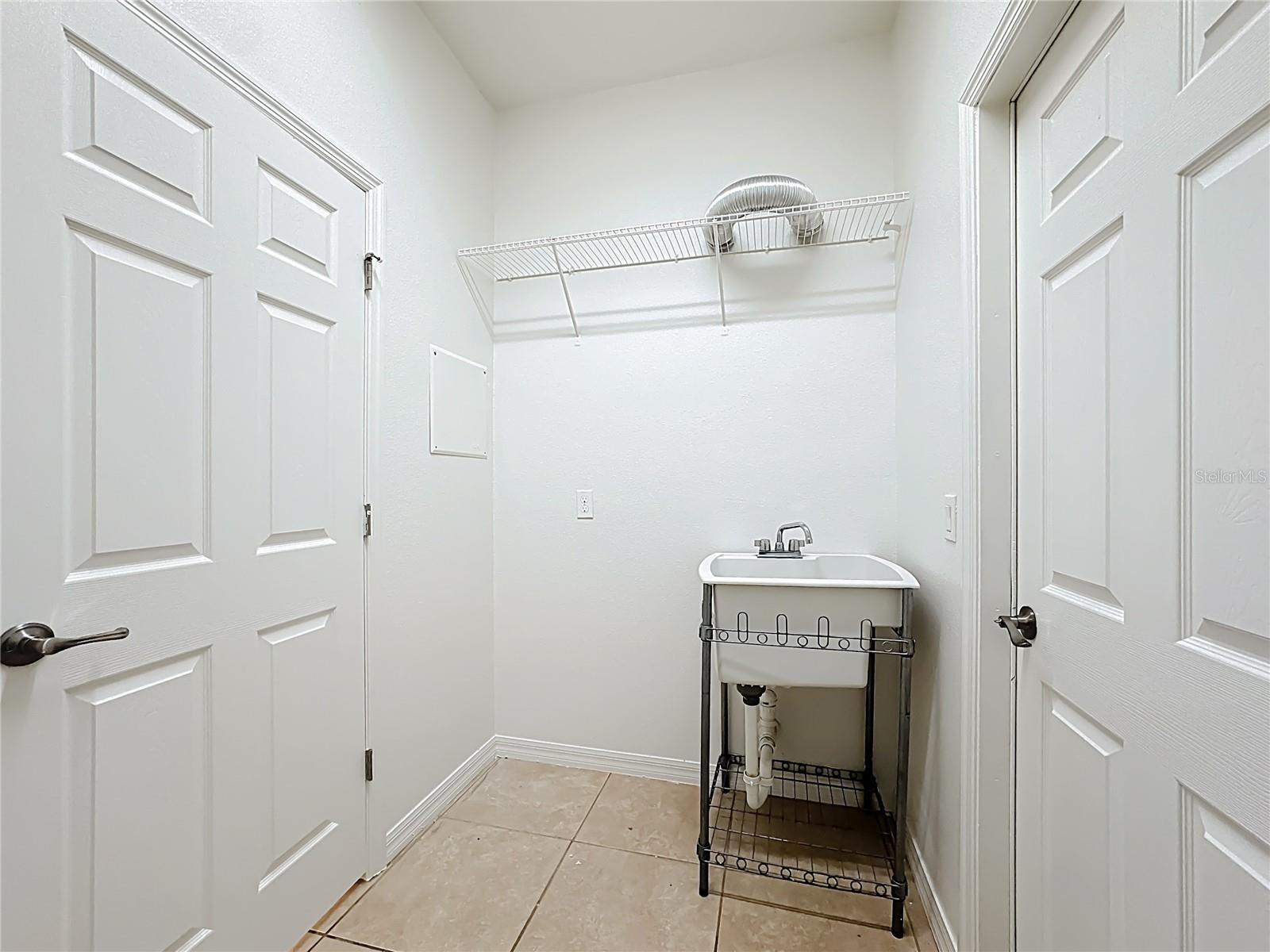 BELLALAGO PH 4P - Residential Lease