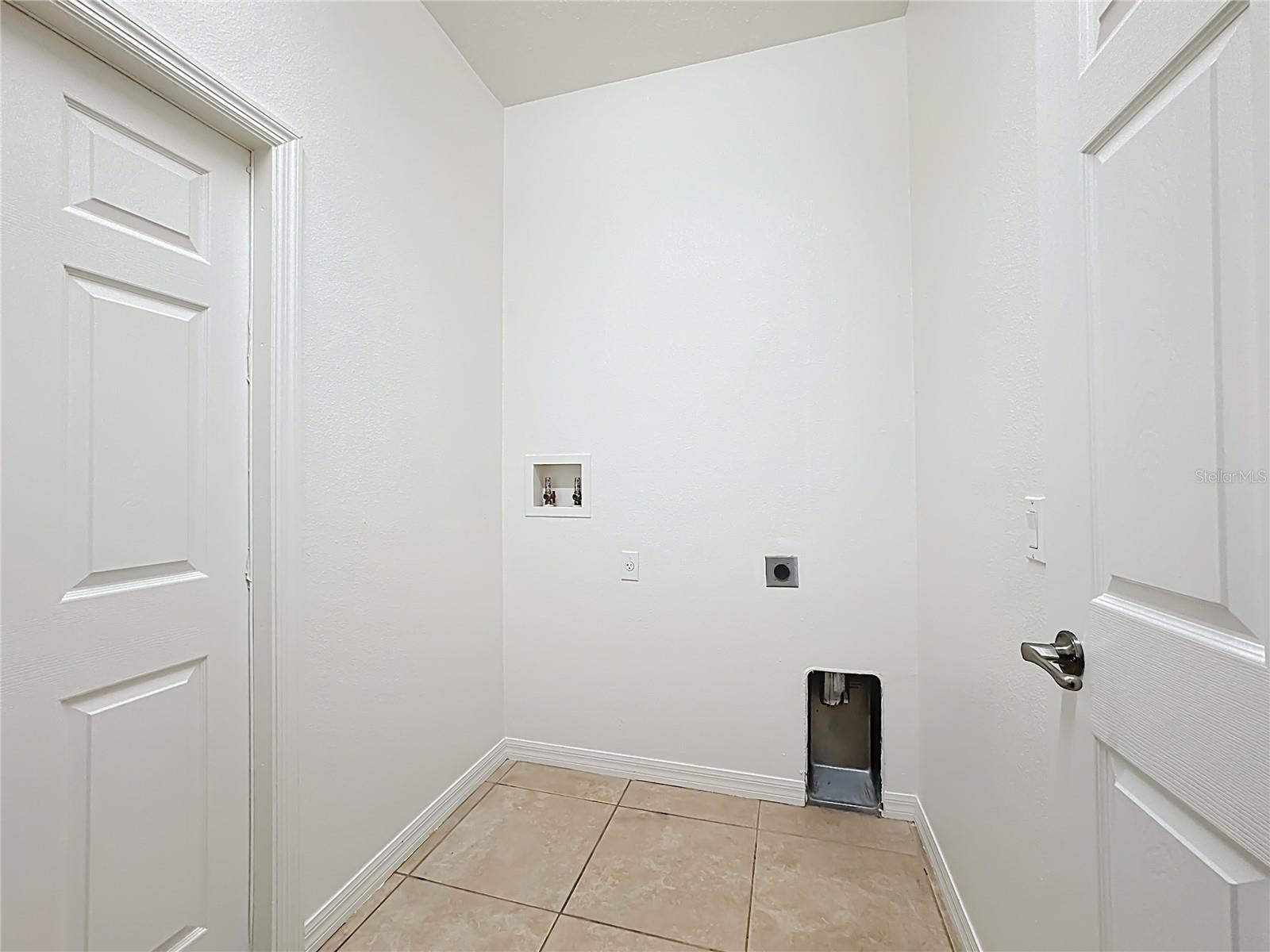 BELLALAGO PH 4P - Residential Lease