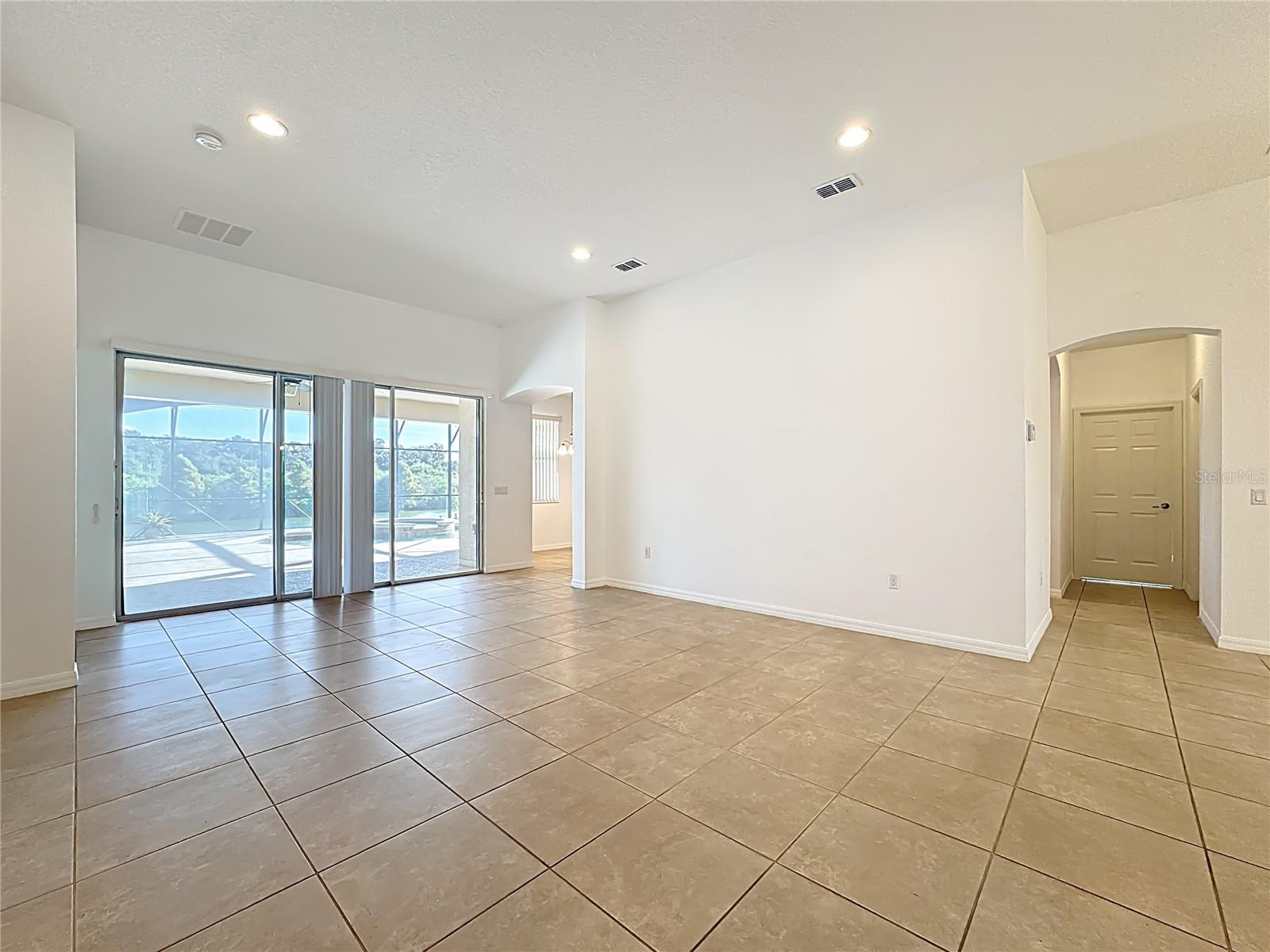 BELLALAGO PH 4P - Residential Lease