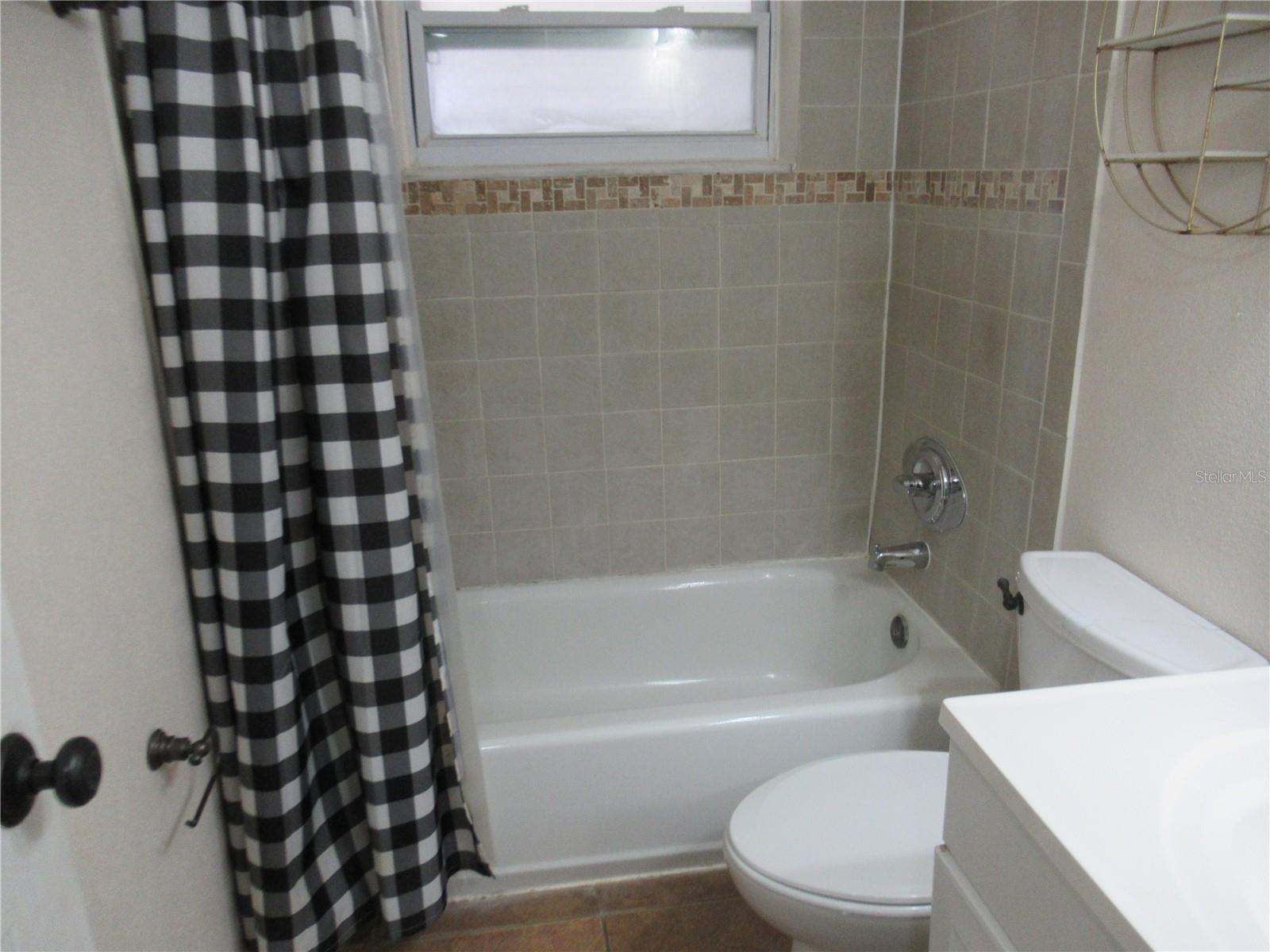 BEACON SQUARE UNIT 21-B PB 11 PG 4 LOT 2582 - Residential