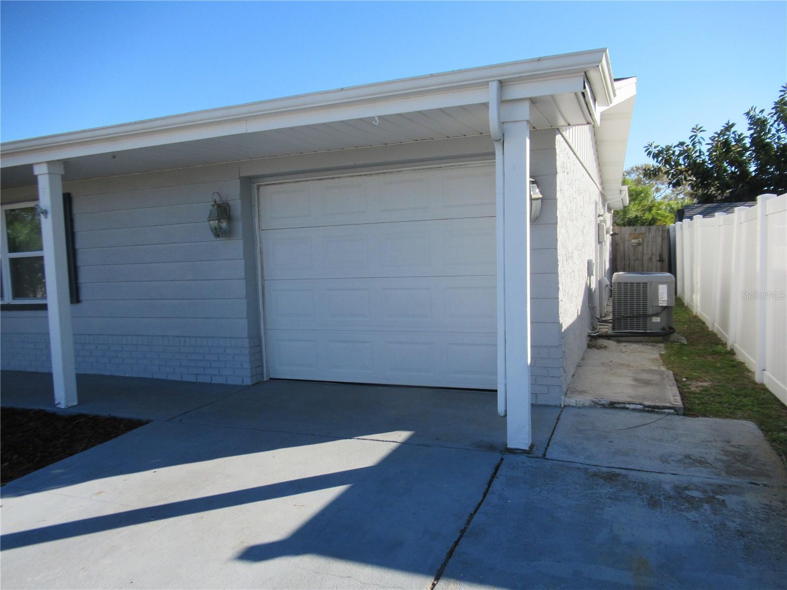 BEACON SQUARE UNIT 21-B PB 11 PG 4 LOT 2582 - Residential