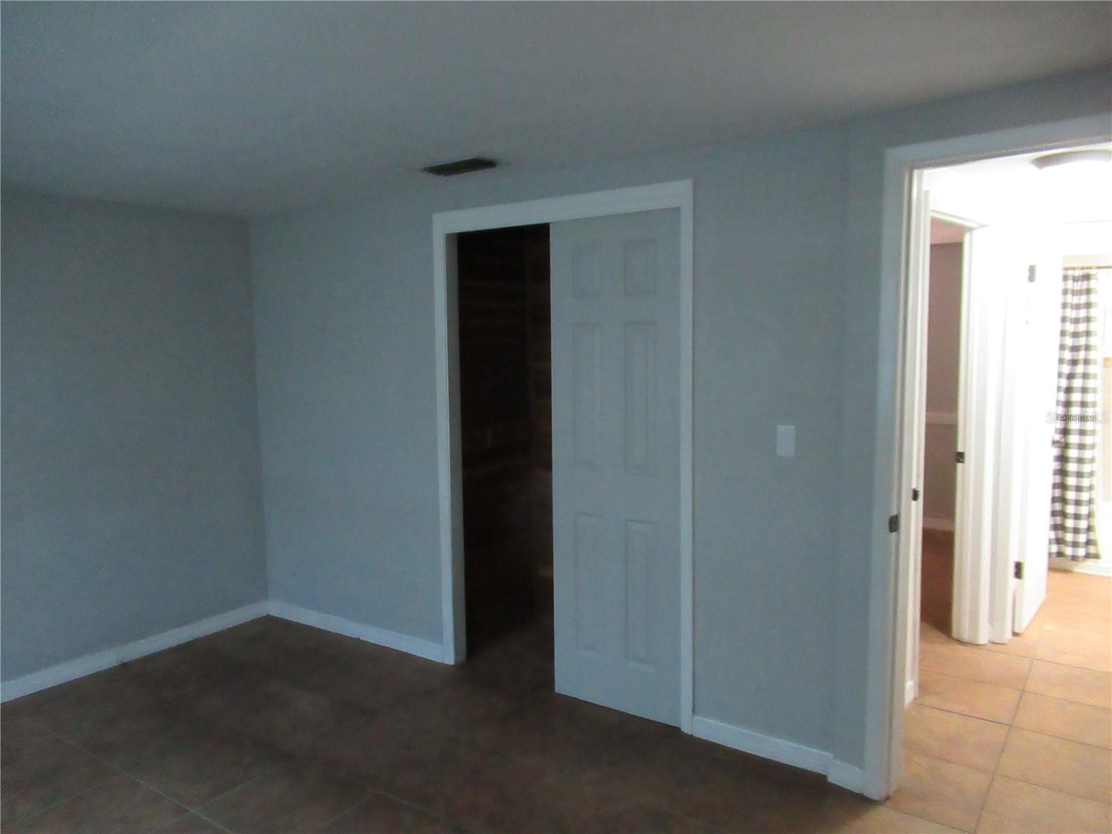 BEACON SQUARE UNIT 21-B PB 11 PG 4 LOT 2582 - Residential