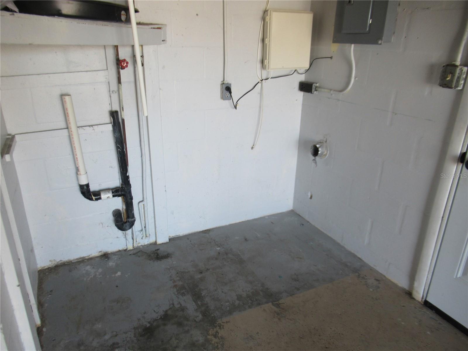 BEACON SQUARE UNIT 21-B PB 11 PG 4 LOT 2582 - Residential