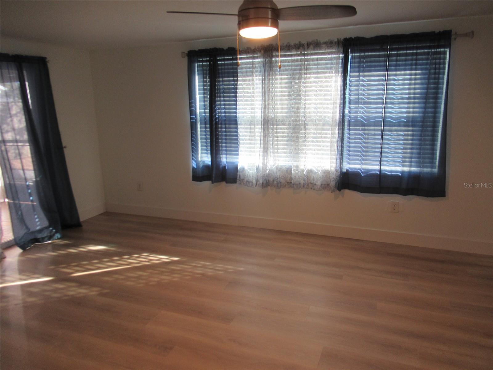 BEACON SQUARE UNIT 21-B PB 11 PG 4 LOT 2582 - Residential