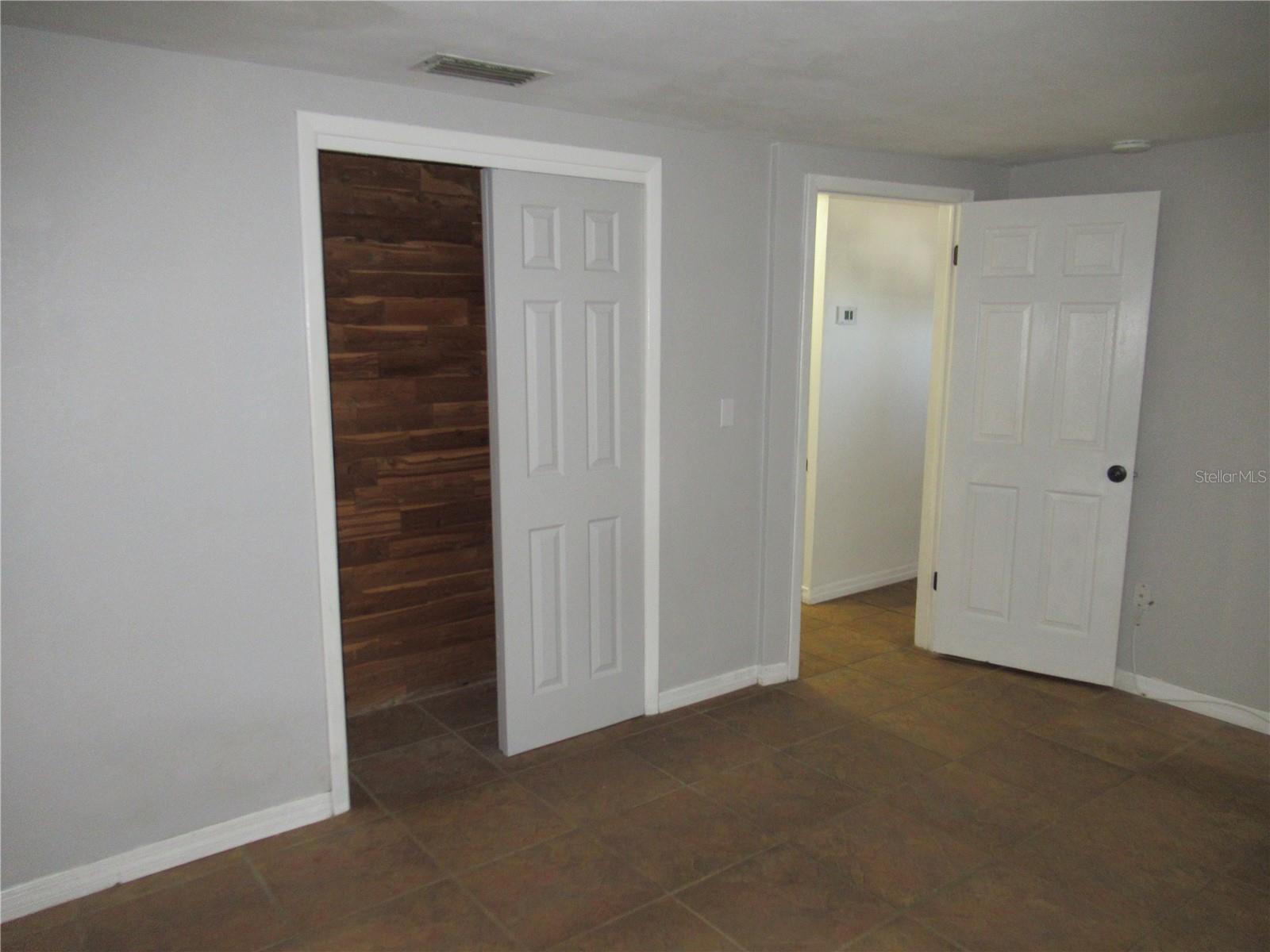 BEACON SQUARE UNIT 21-B PB 11 PG 4 LOT 2582 - Residential