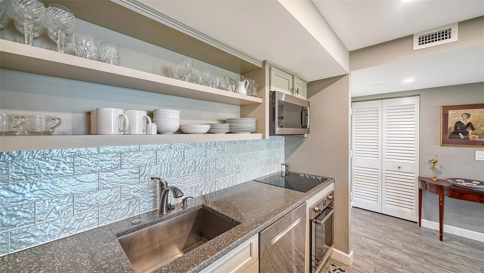 ESSEX HOUSE - Residential