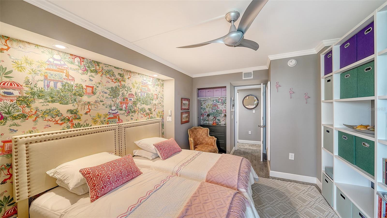 ESSEX HOUSE - Residential