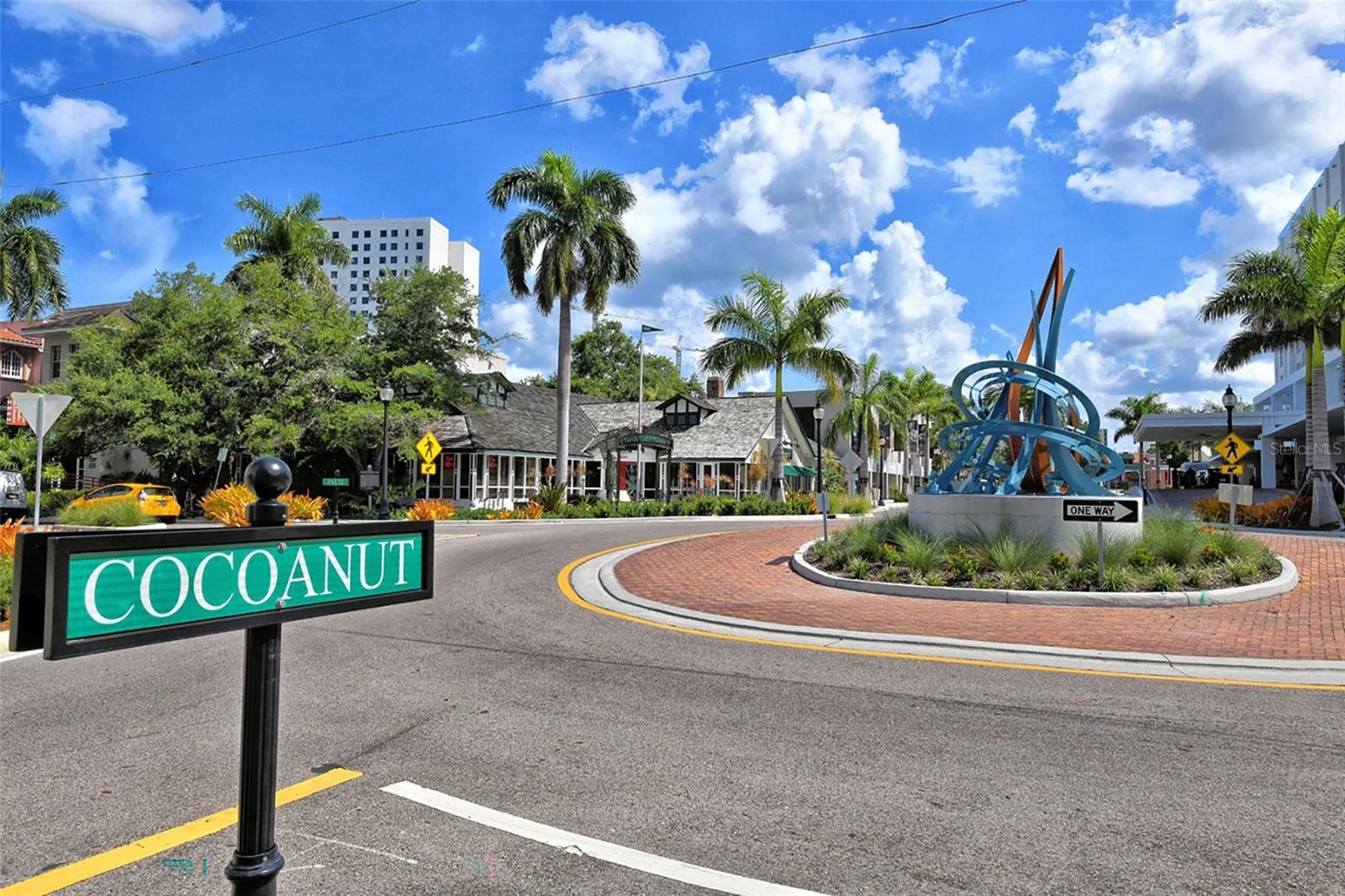 ESSEX HOUSE - Residential