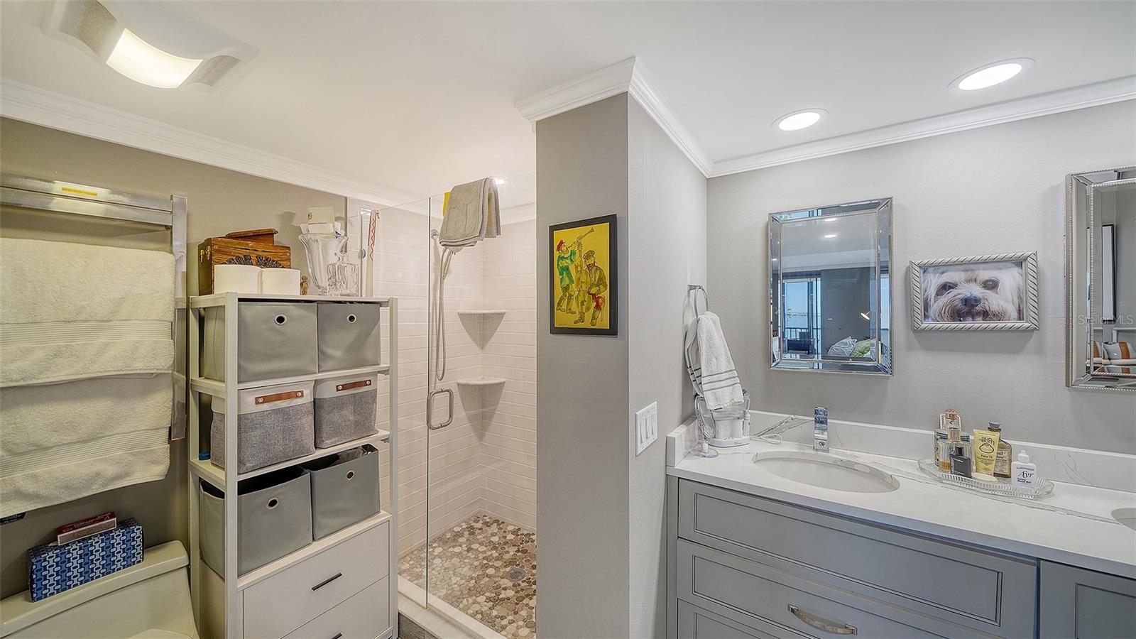 ESSEX HOUSE - Residential