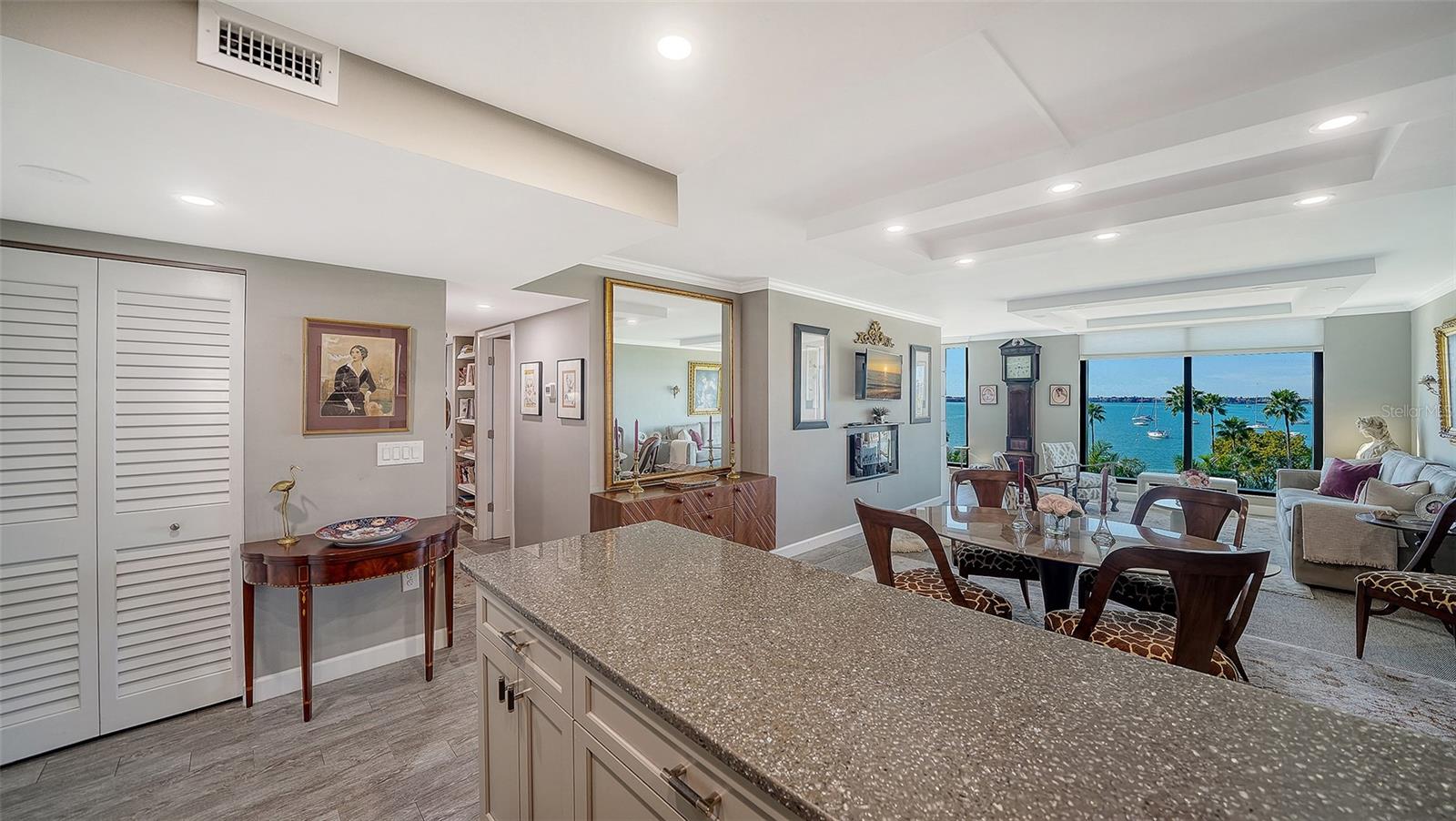 ESSEX HOUSE - Residential