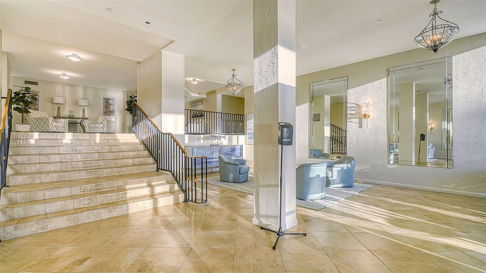 ESSEX HOUSE - Residential