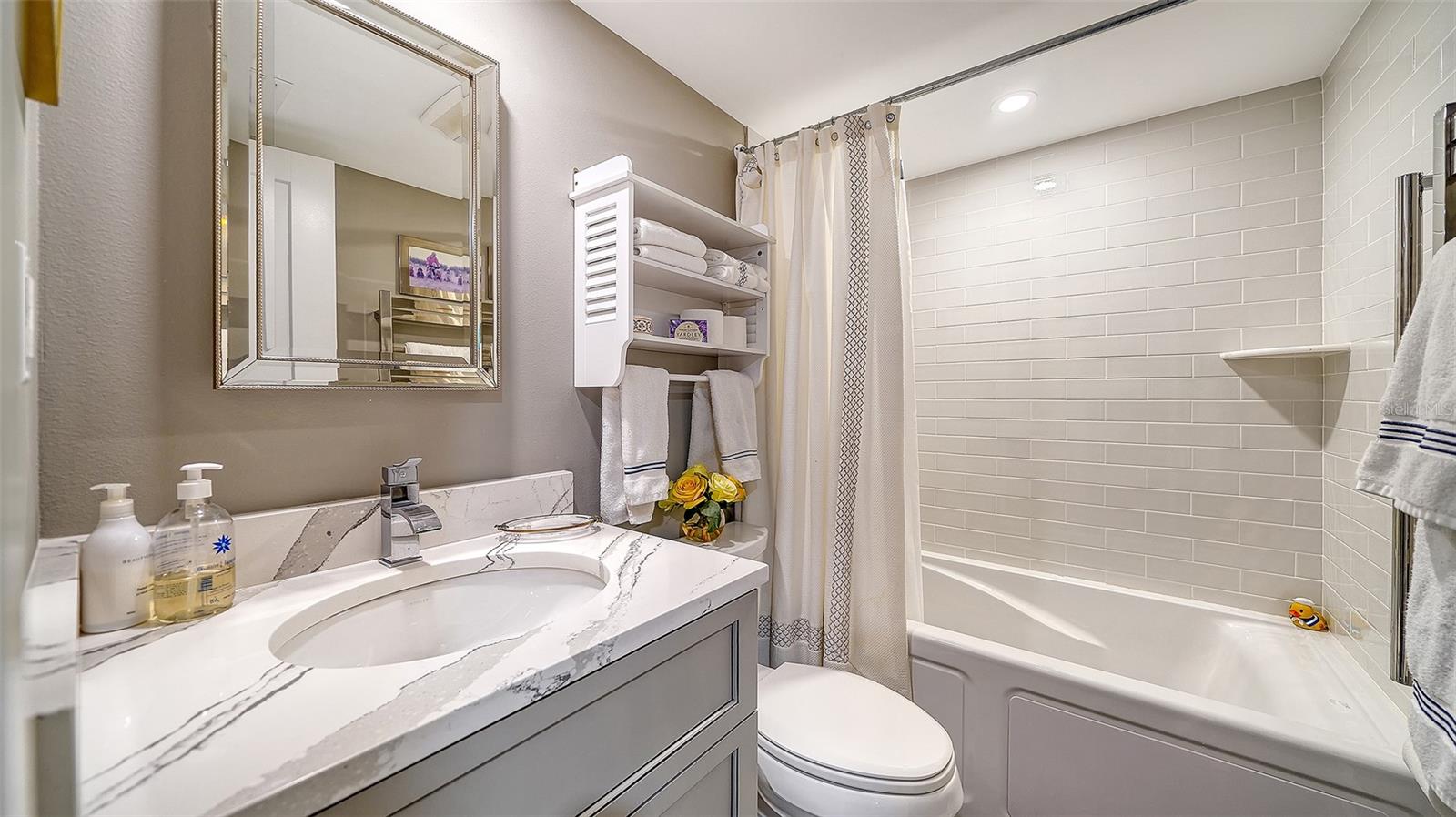 ESSEX HOUSE - Residential