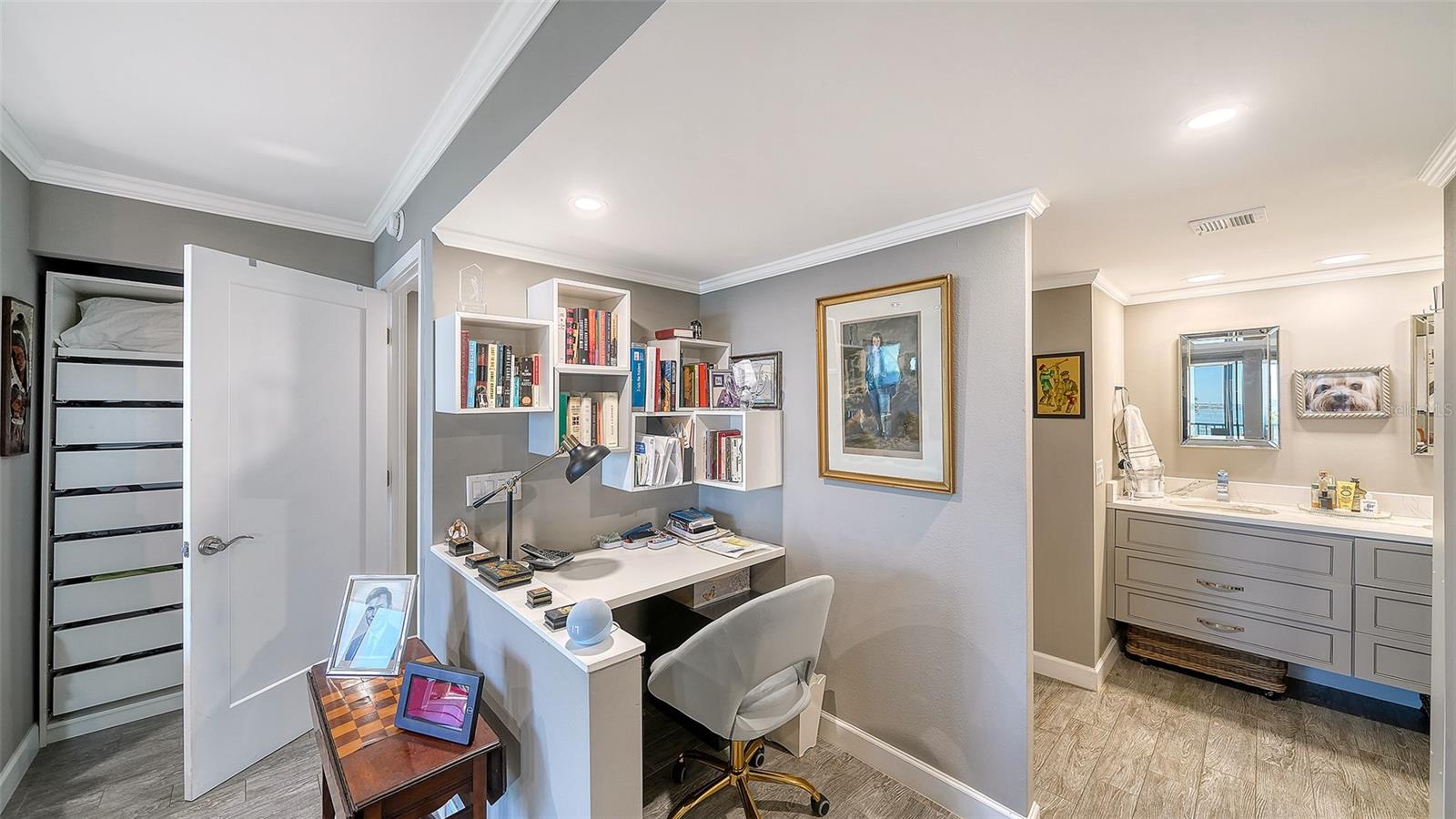 ESSEX HOUSE - Residential