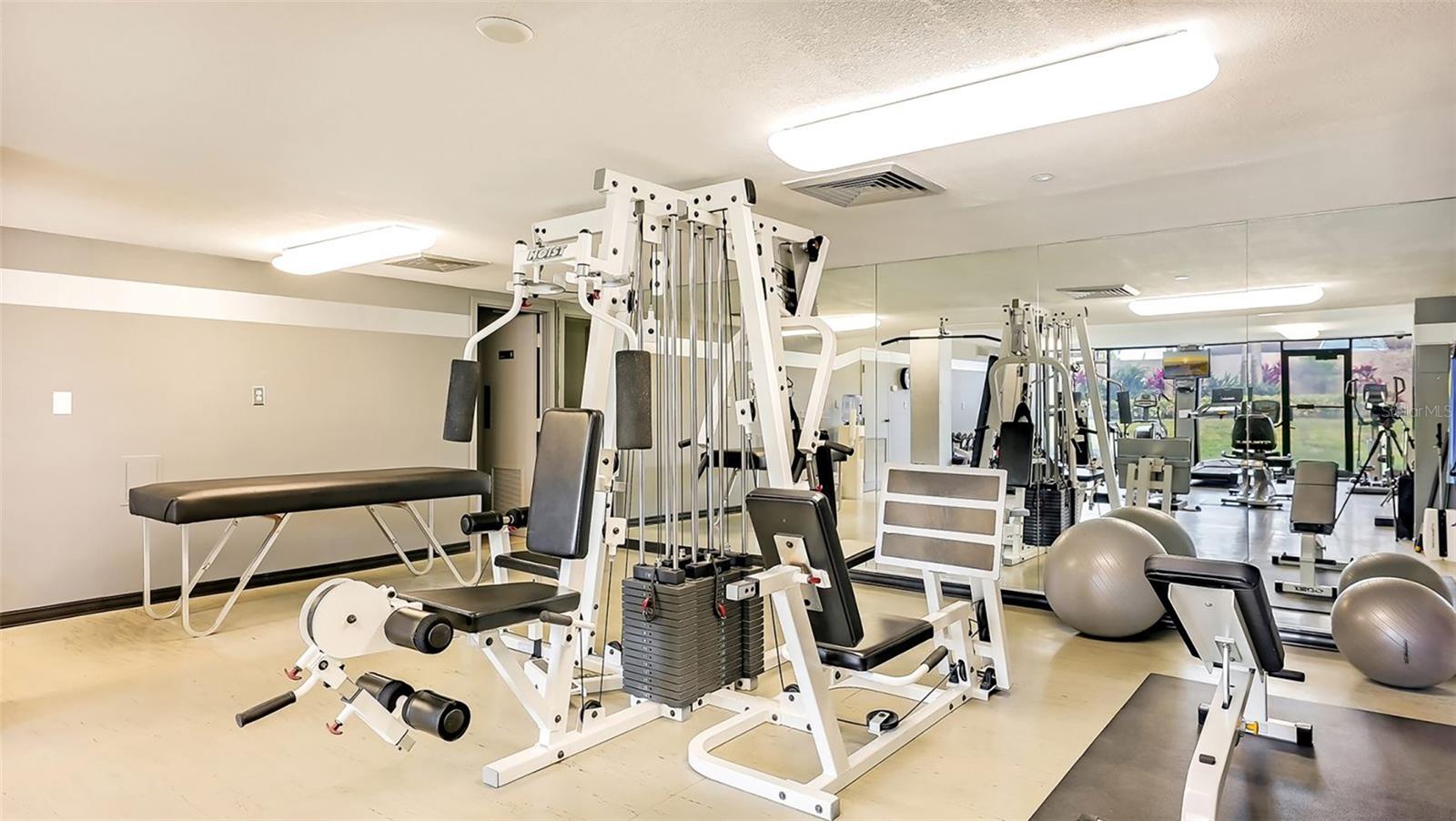 ESSEX HOUSE - Residential