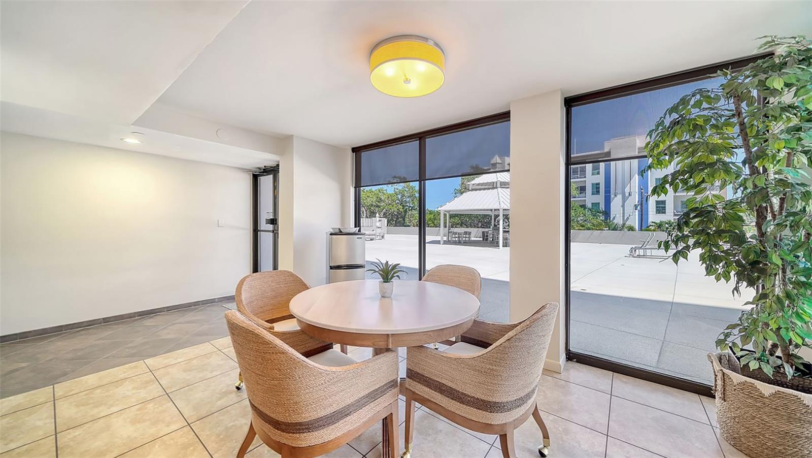 ESSEX HOUSE - Residential