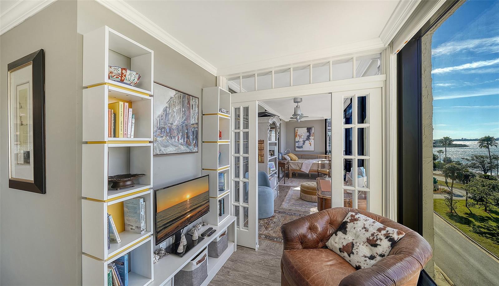 ESSEX HOUSE - Residential