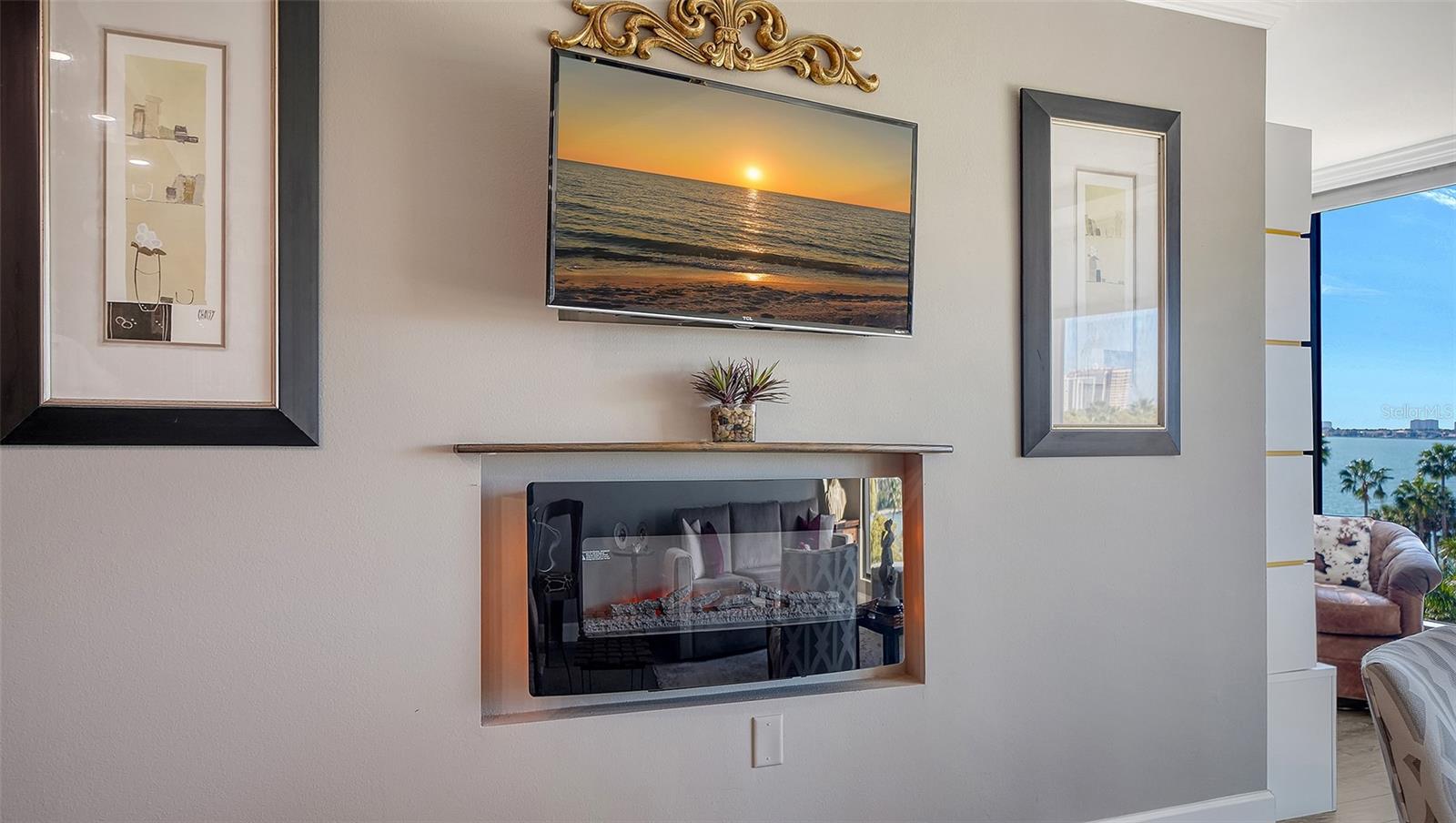 ESSEX HOUSE - Residential