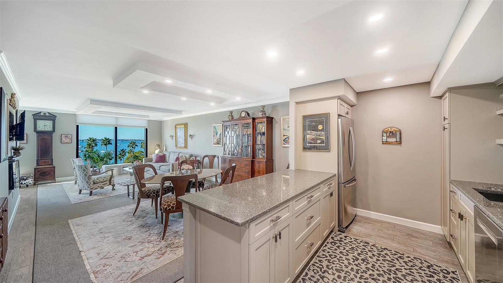 ESSEX HOUSE - Residential