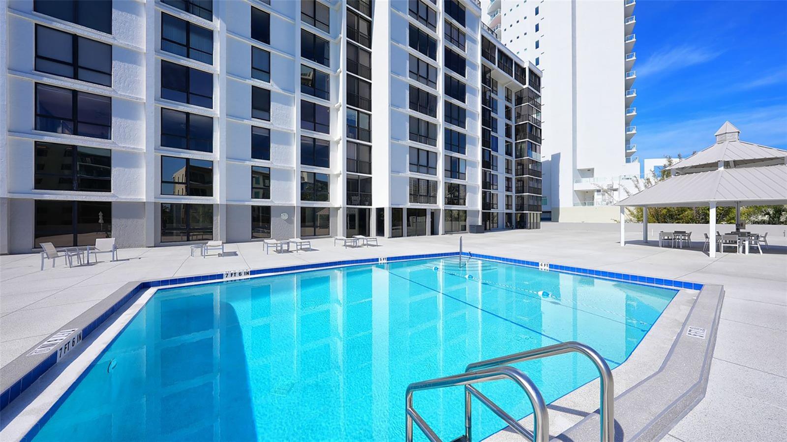 ESSEX HOUSE - Residential