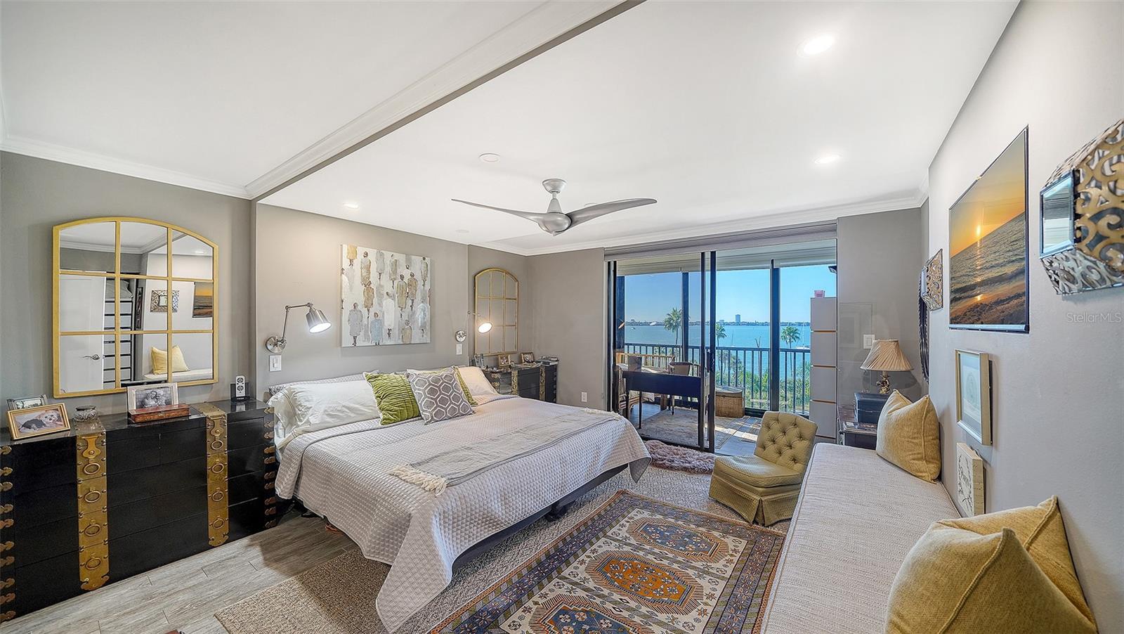 ESSEX HOUSE - Residential