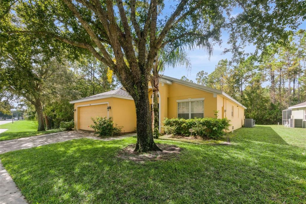 Photo of 403 Sandy Ridge Drive, Davenport, FL 33896 (MLS # S5137565)