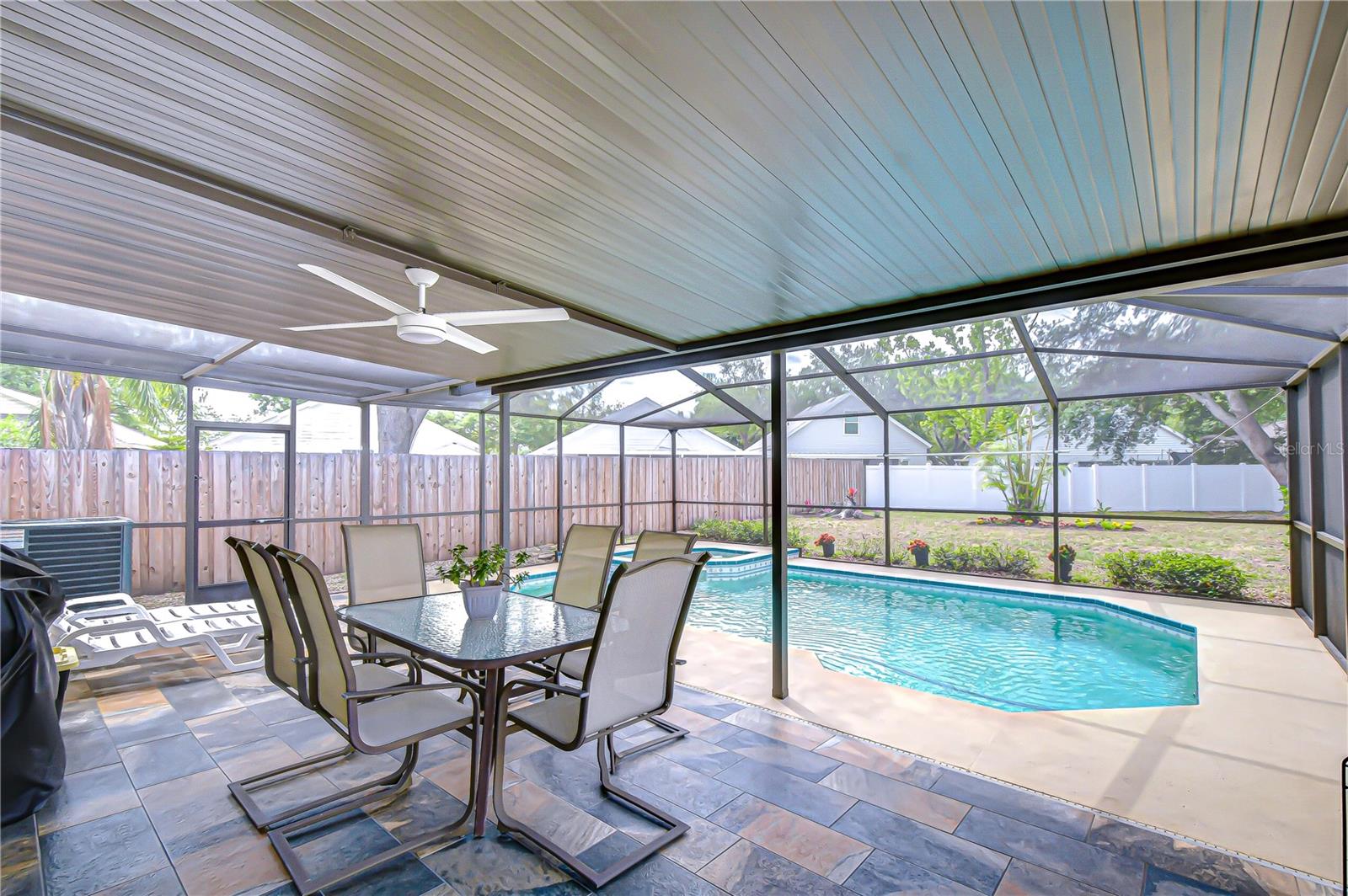 1721 TROPICANA WAY