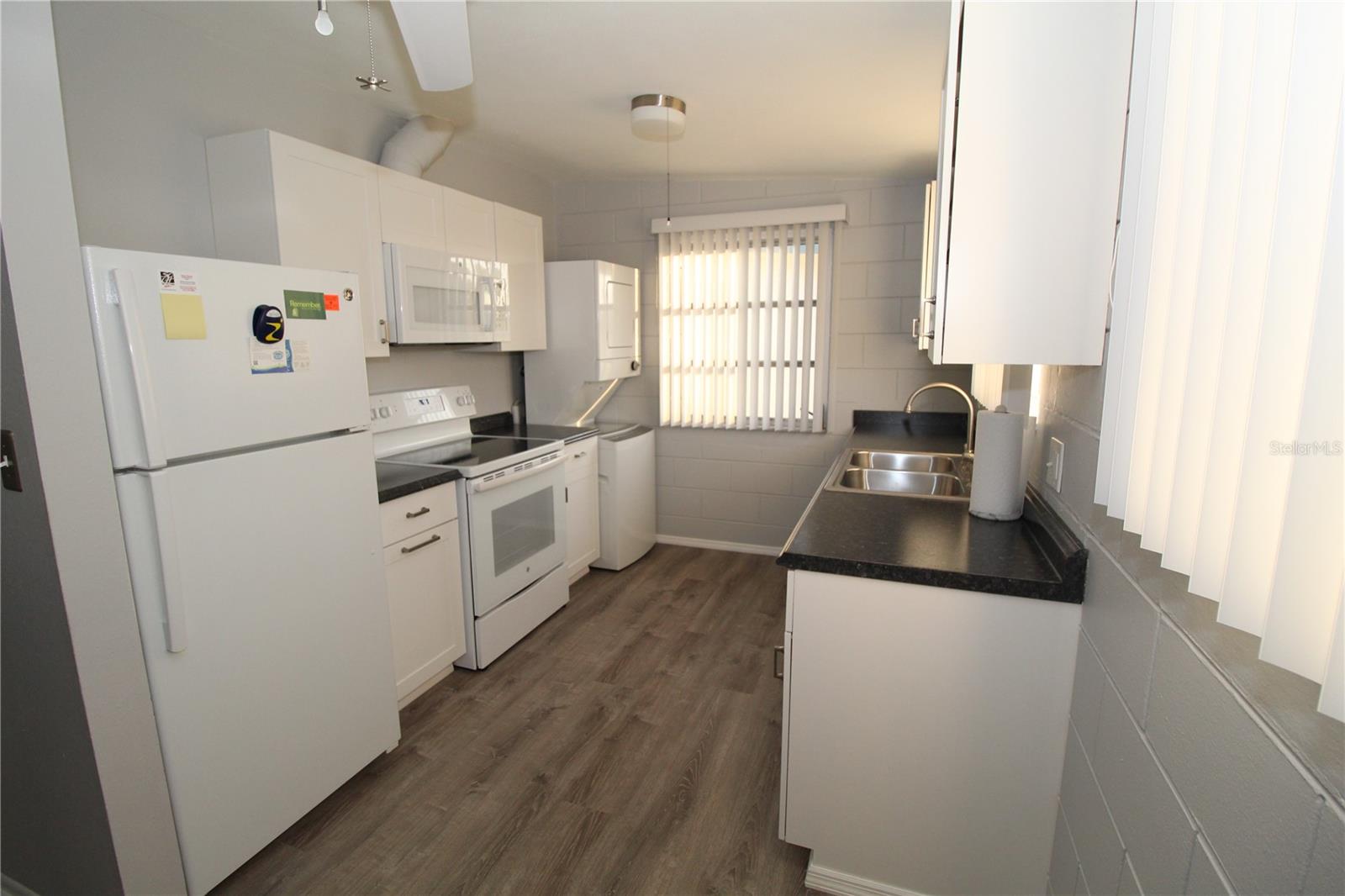 DEL WEBBS SUN CITY FLORIDA UN - Residential Lease