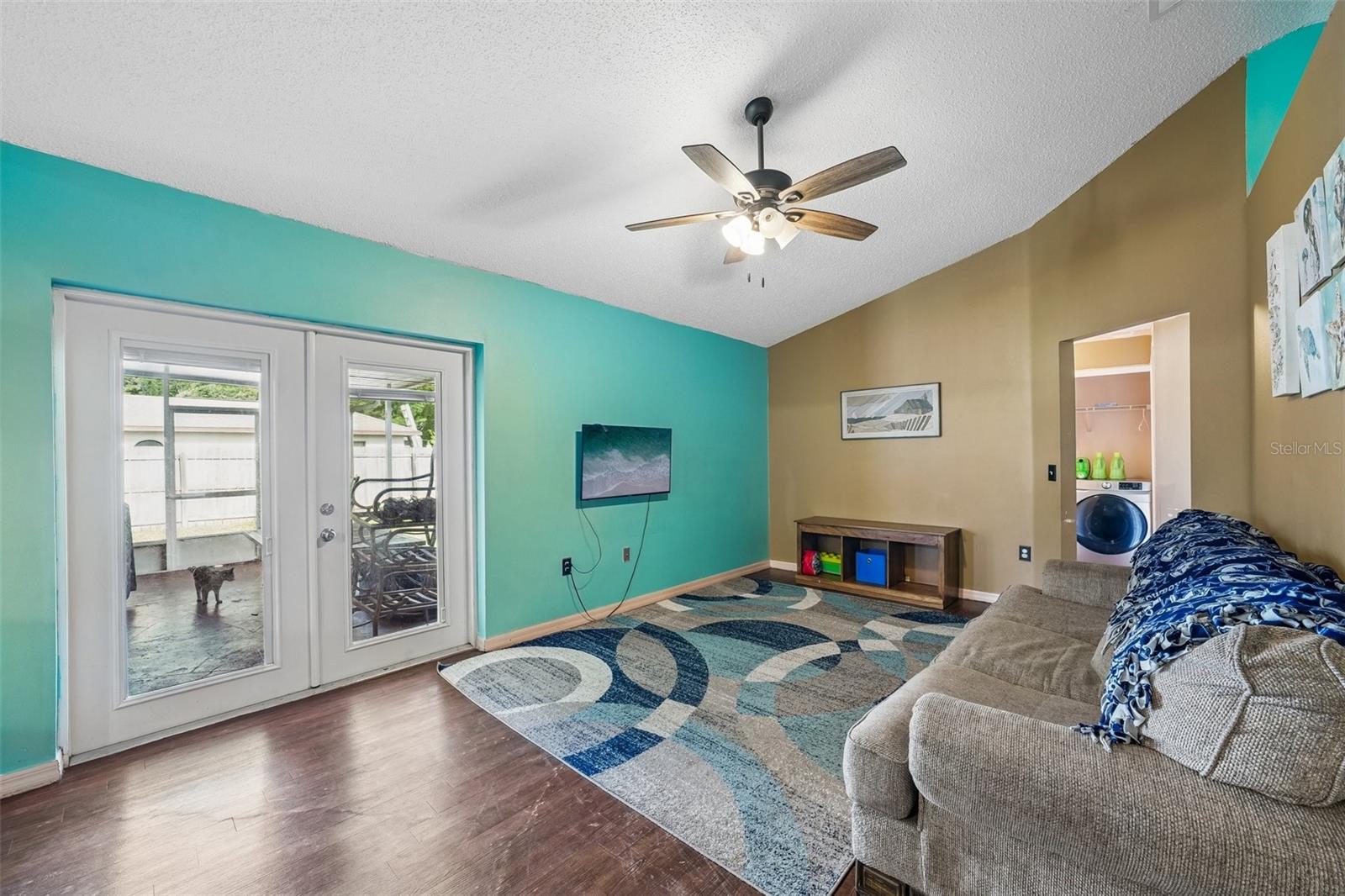 SPRING HILL - Residential