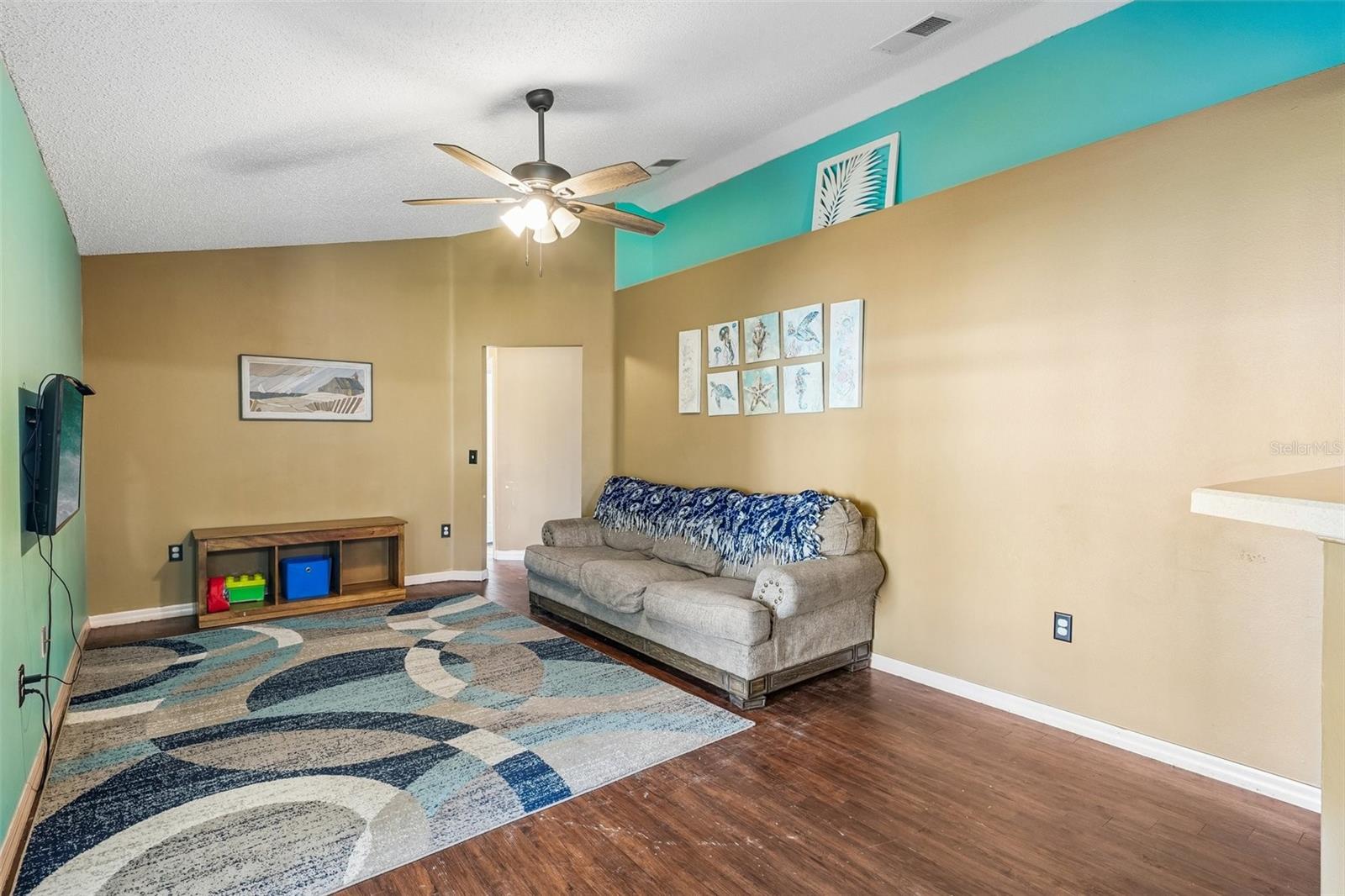 SPRING HILL - Residential