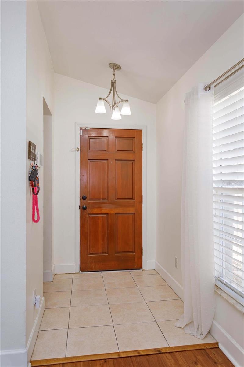 1023 ROYAL OAKS DRIVE