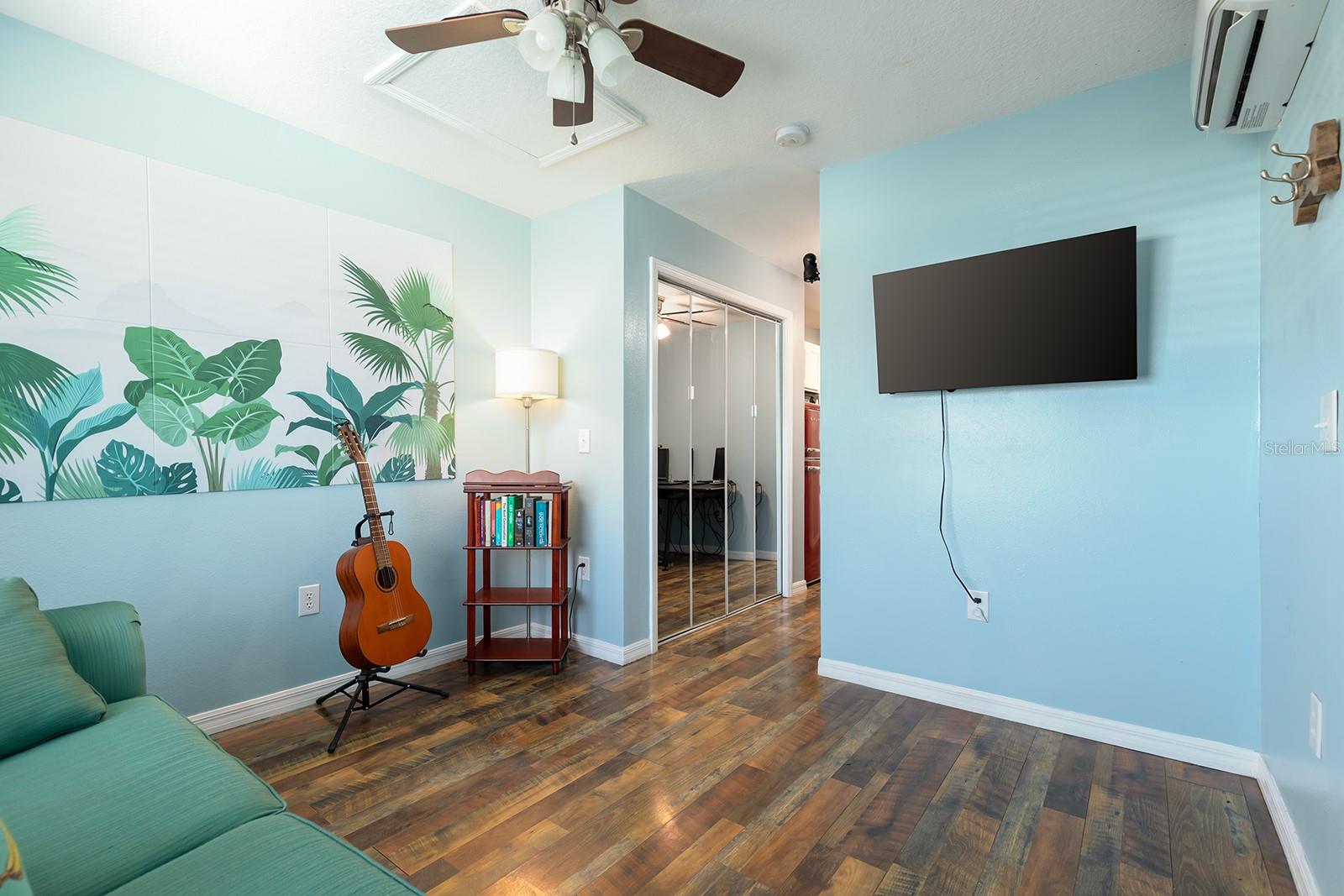 WESTERN SHORES - Residential