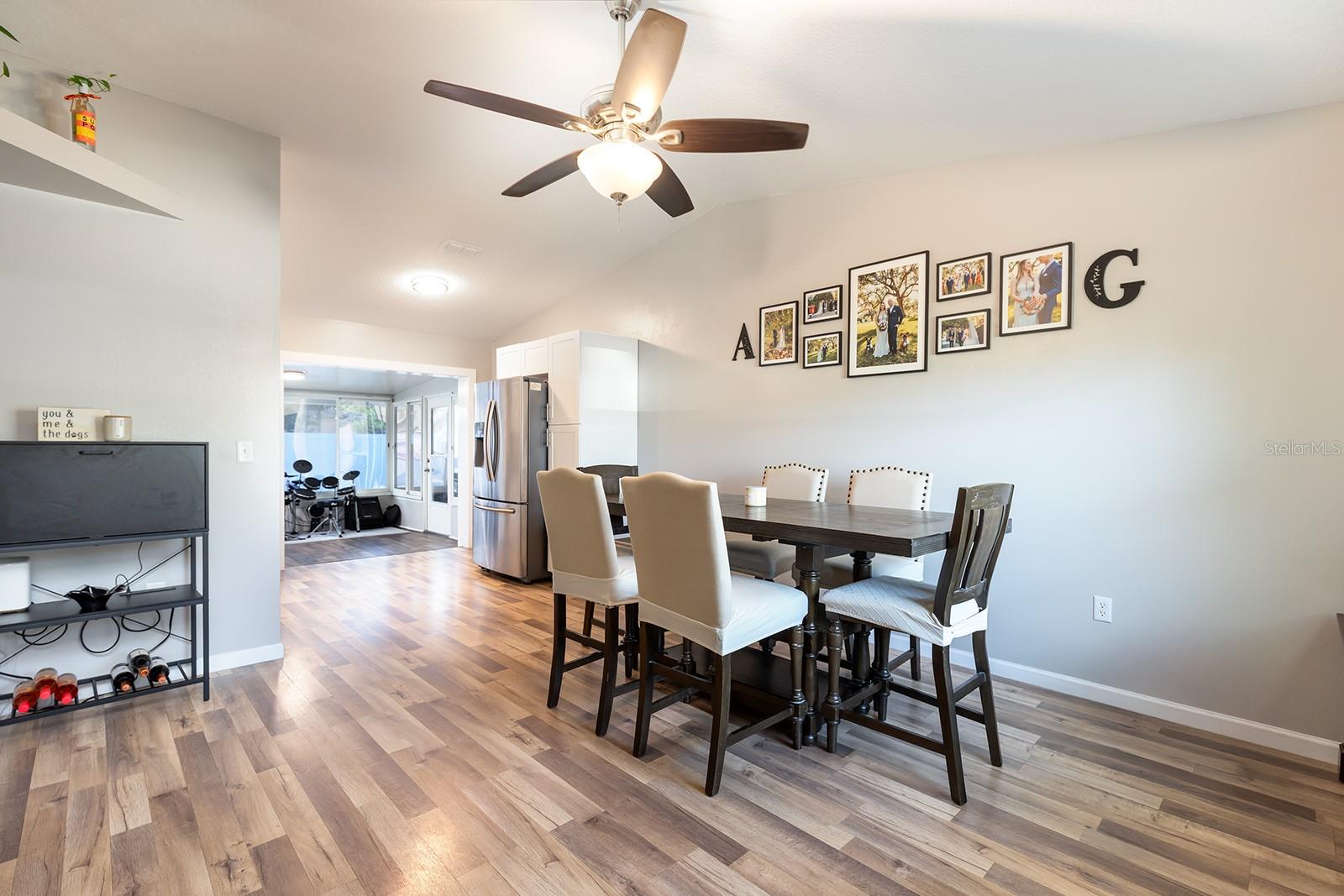 WESTERN SHORES - Residential