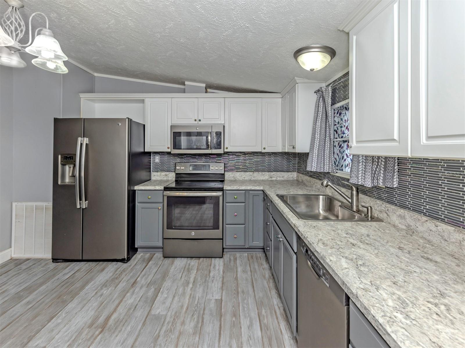 HARBOR ISLES IV - Residential