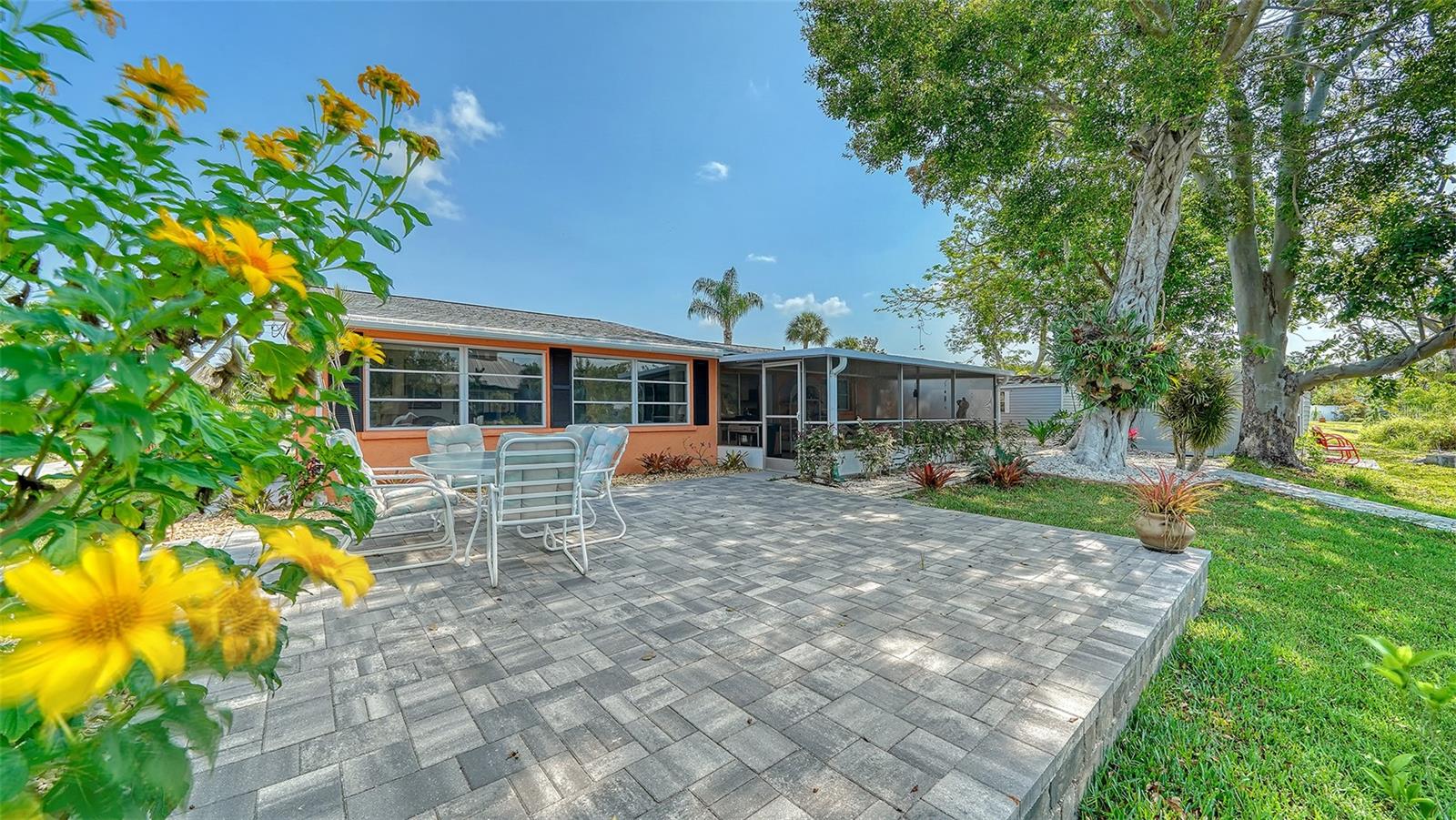WATERFRONT ESTATES - Residential Lease