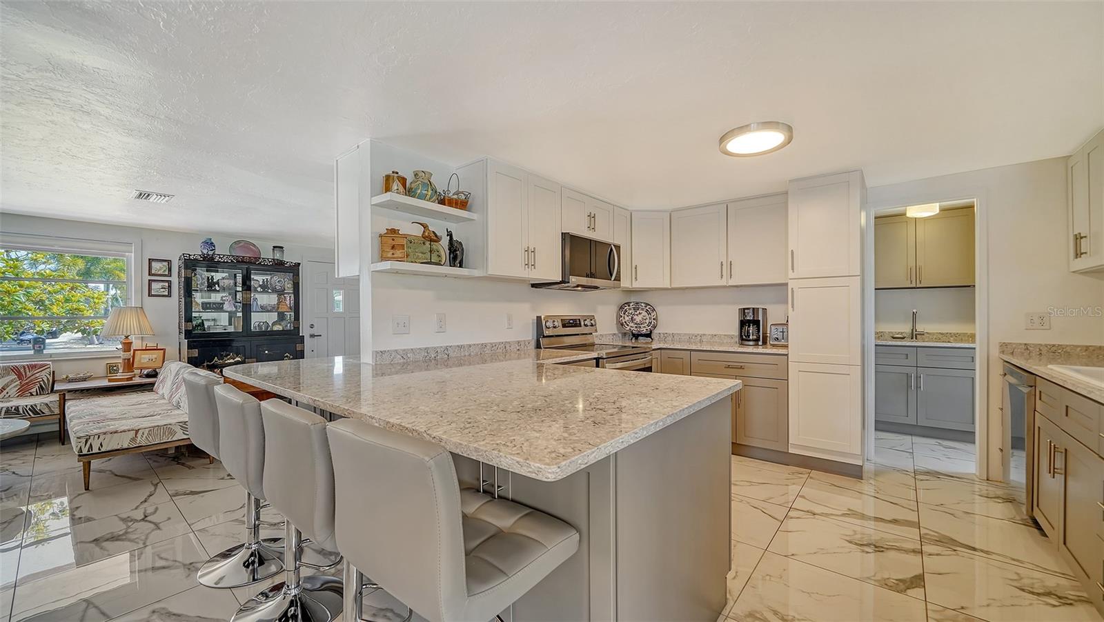 WATERFRONT ESTATES - Residential Lease