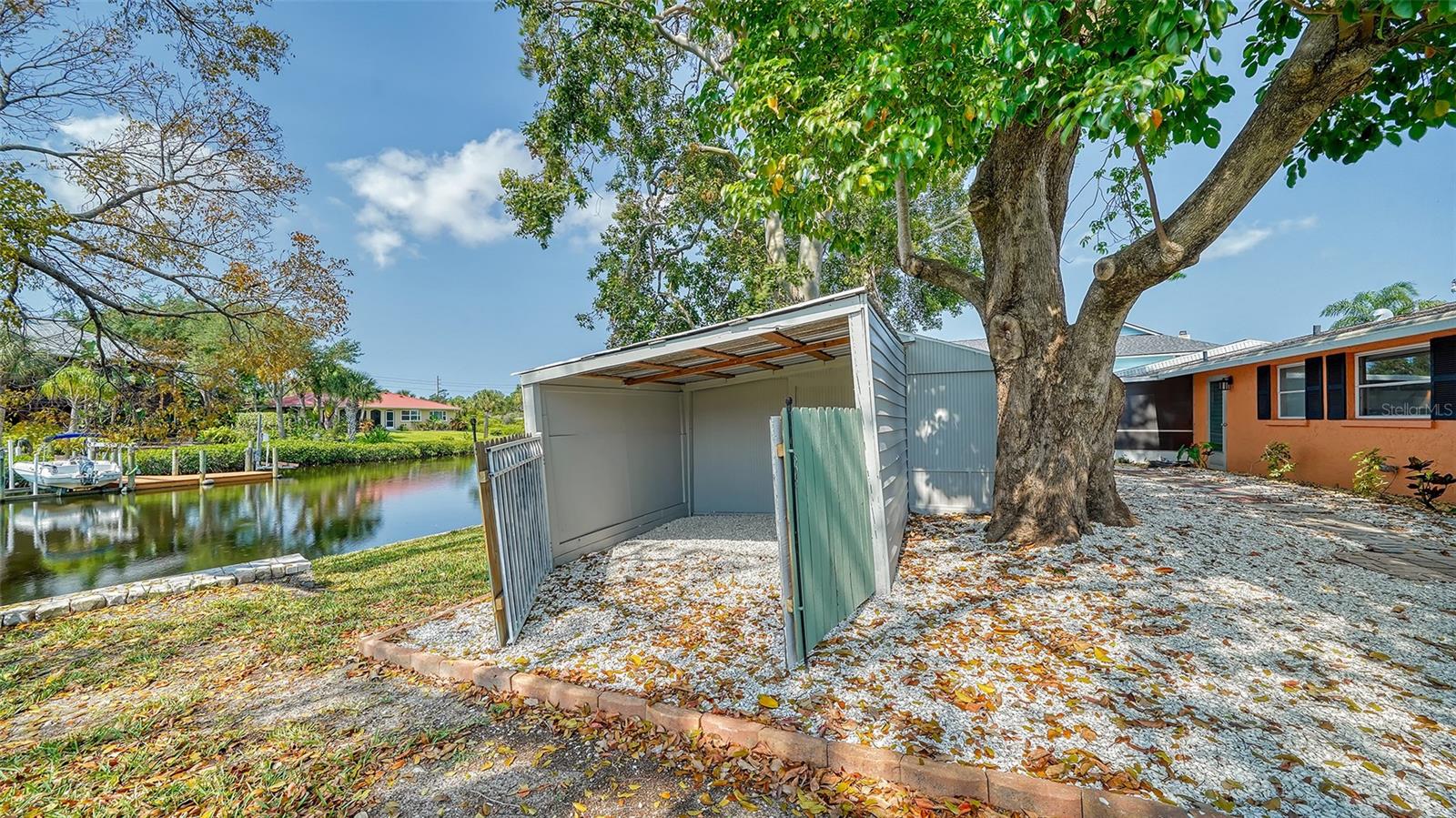 WATERFRONT ESTATES - Residential Lease
