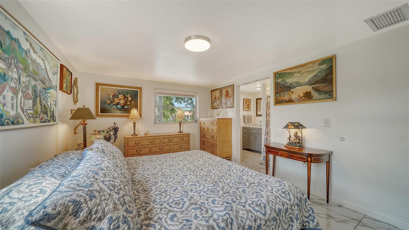 WATERFRONT ESTATES - Residential Lease