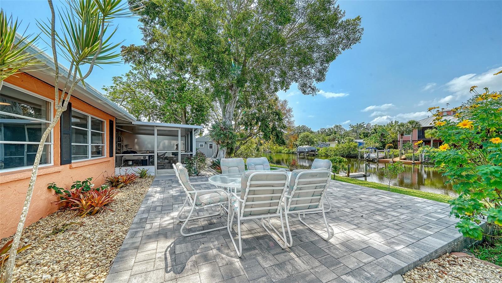 WATERFRONT ESTATES - Residential Lease