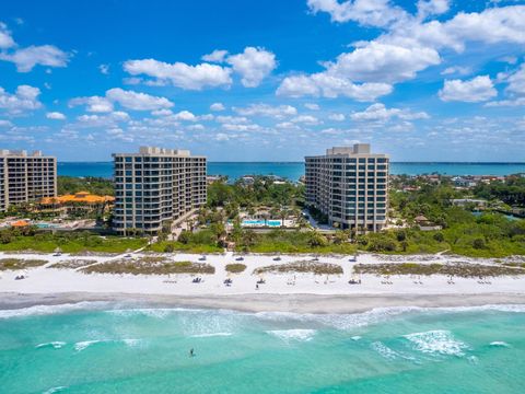 A home in LONGBOAT KEY