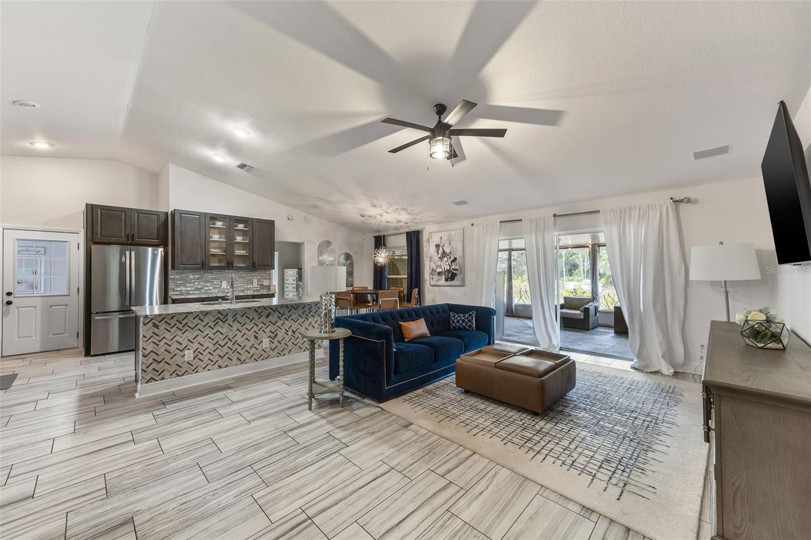 COLONIAL HILLS PH 01 - Residential