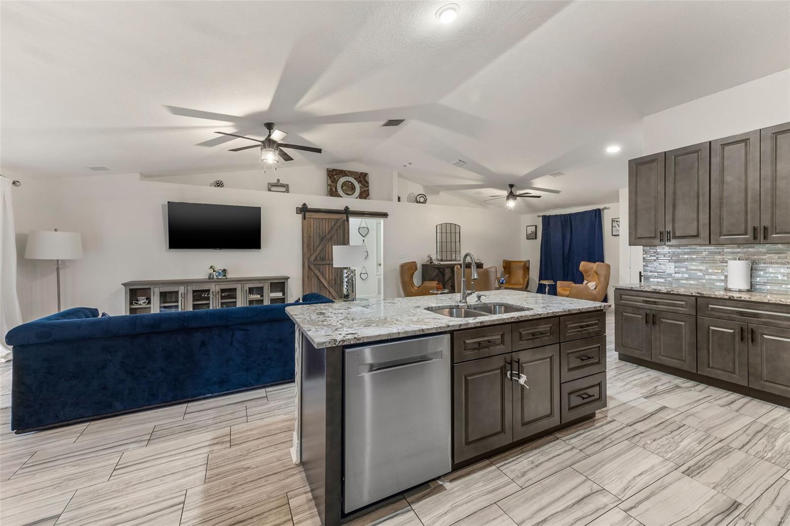 COLONIAL HILLS PH 01 - Residential