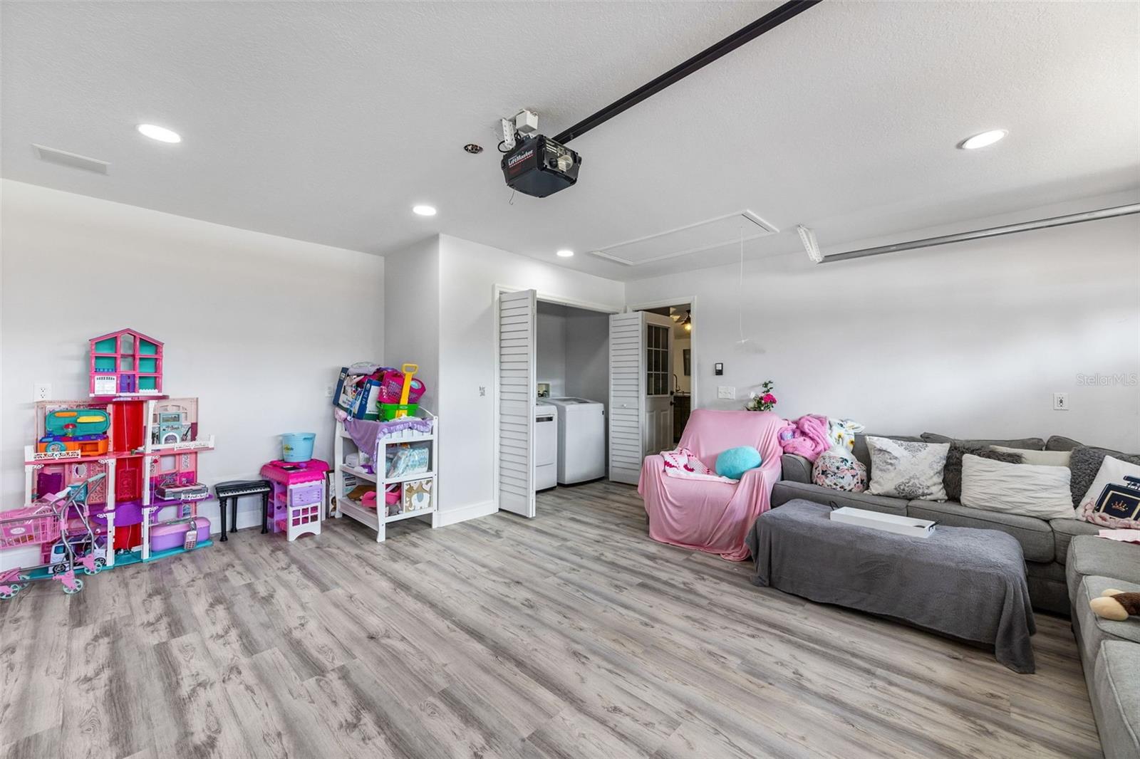 COLONIAL HILLS PH 01 - Residential