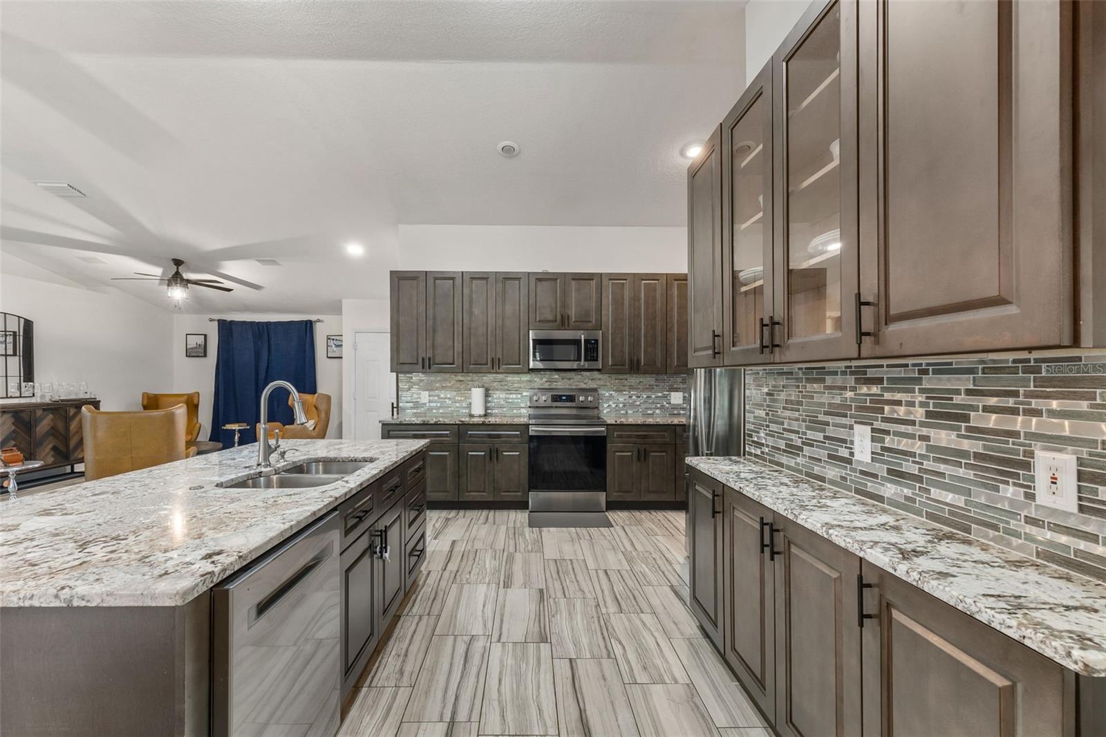 COLONIAL HILLS PH 01 - Residential