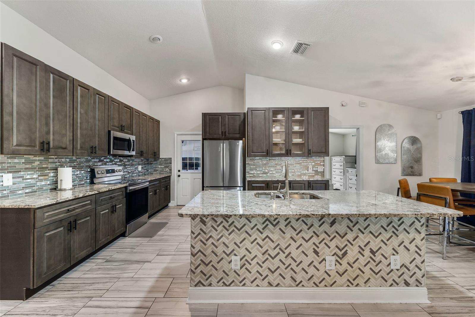 COLONIAL HILLS PH 01 - Residential