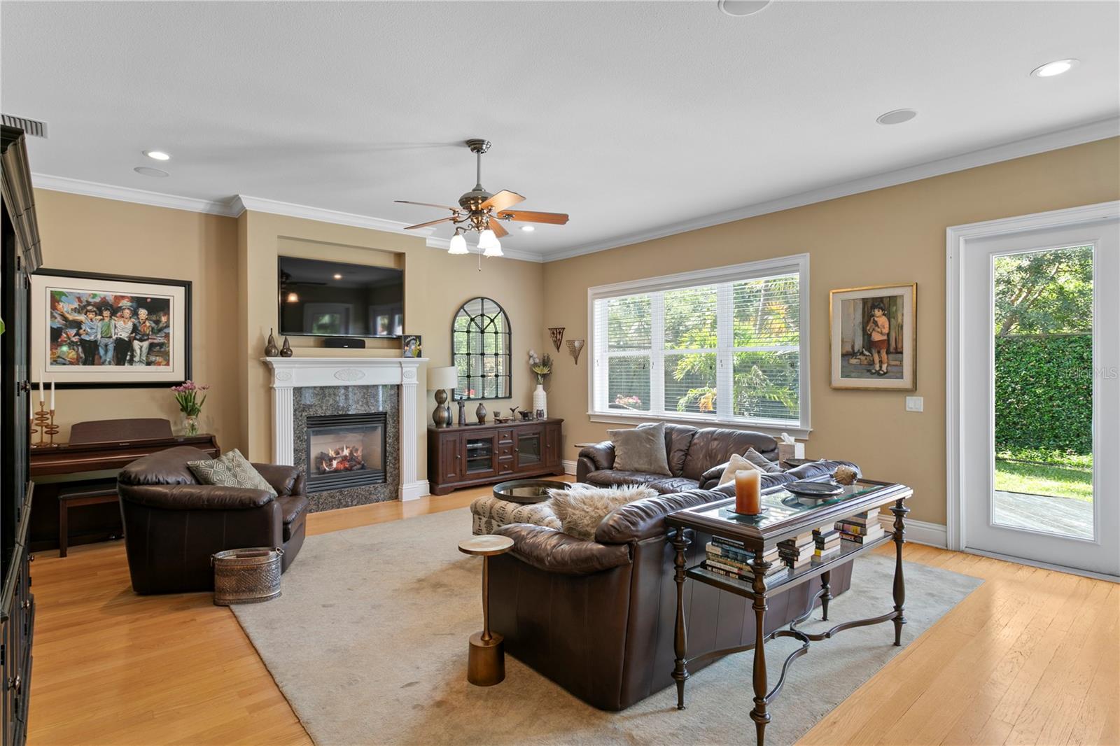 3118 W BAY VILLA AVENUE