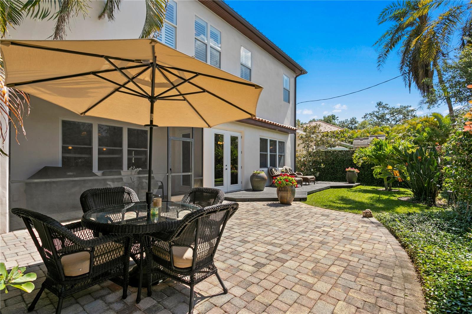 3118 W BAY VILLA AVENUE