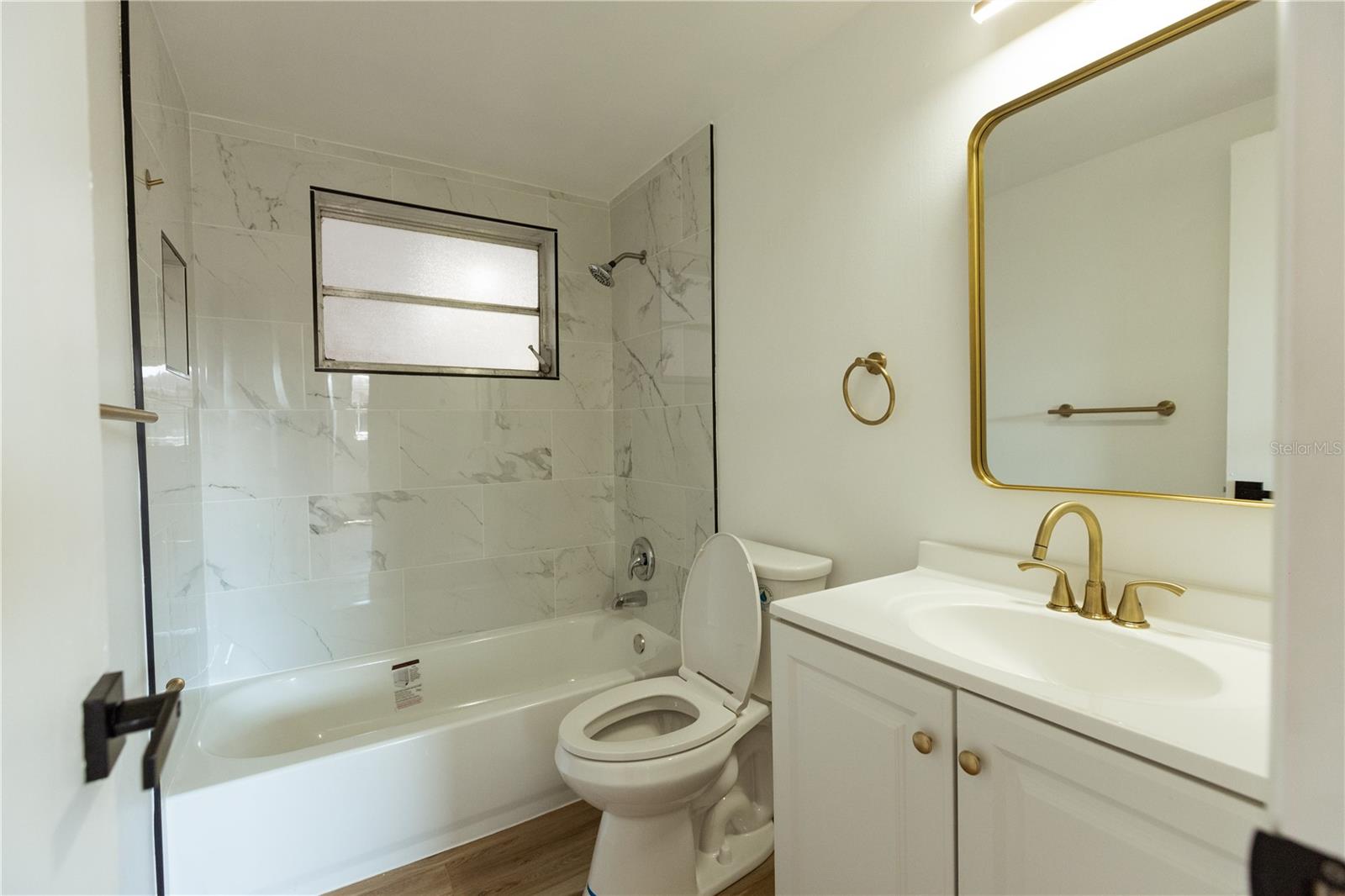 ALOHA GARDENS - Residential