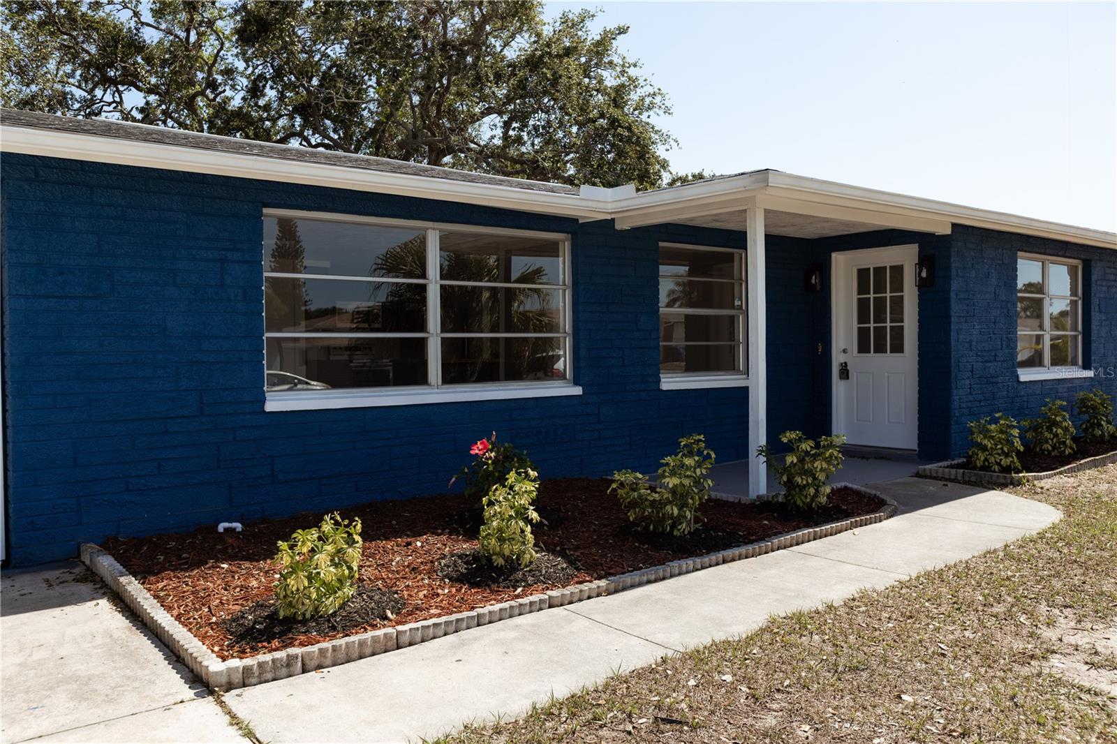 ALOHA GARDENS - Residential