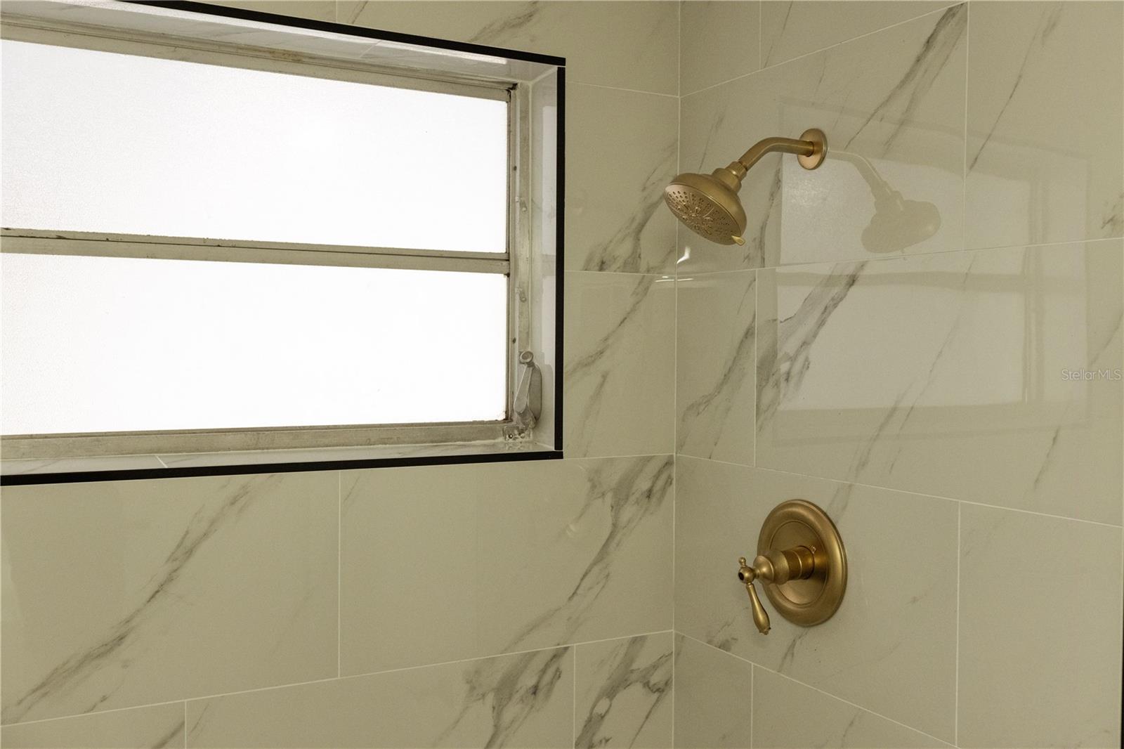 ALOHA GARDENS - Residential